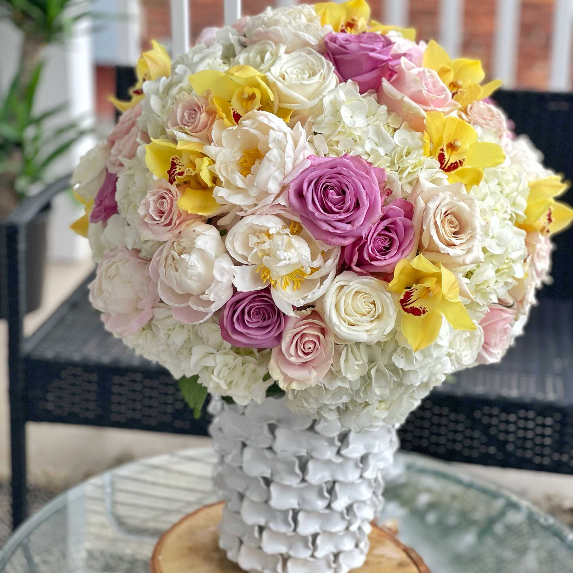 Fifth Avenue is the ultimate arrangement for MOM.

- Delicately arranged by our