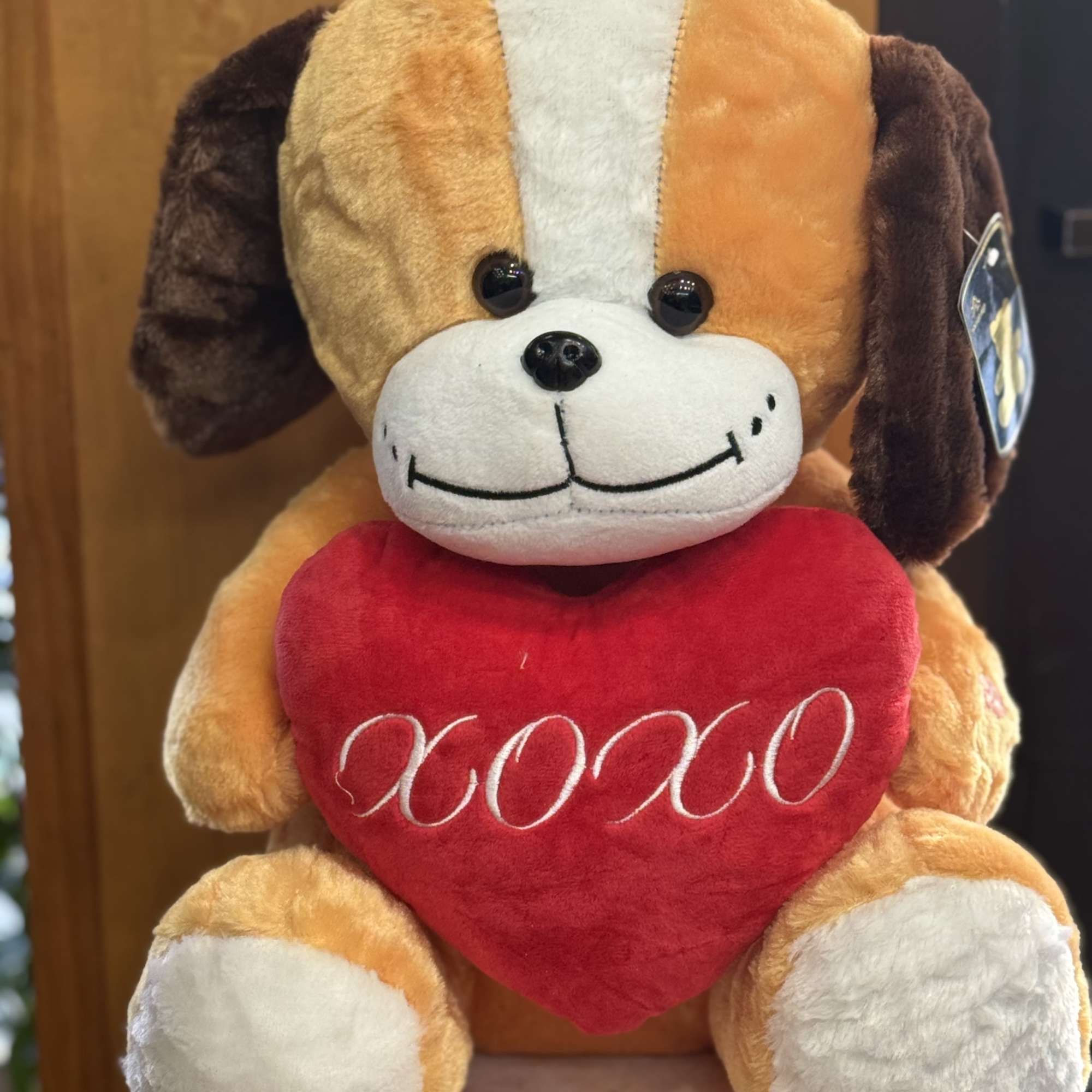 This lush fuzzy and soft puppy plush is perfect for lifting anyone&rsquo;s