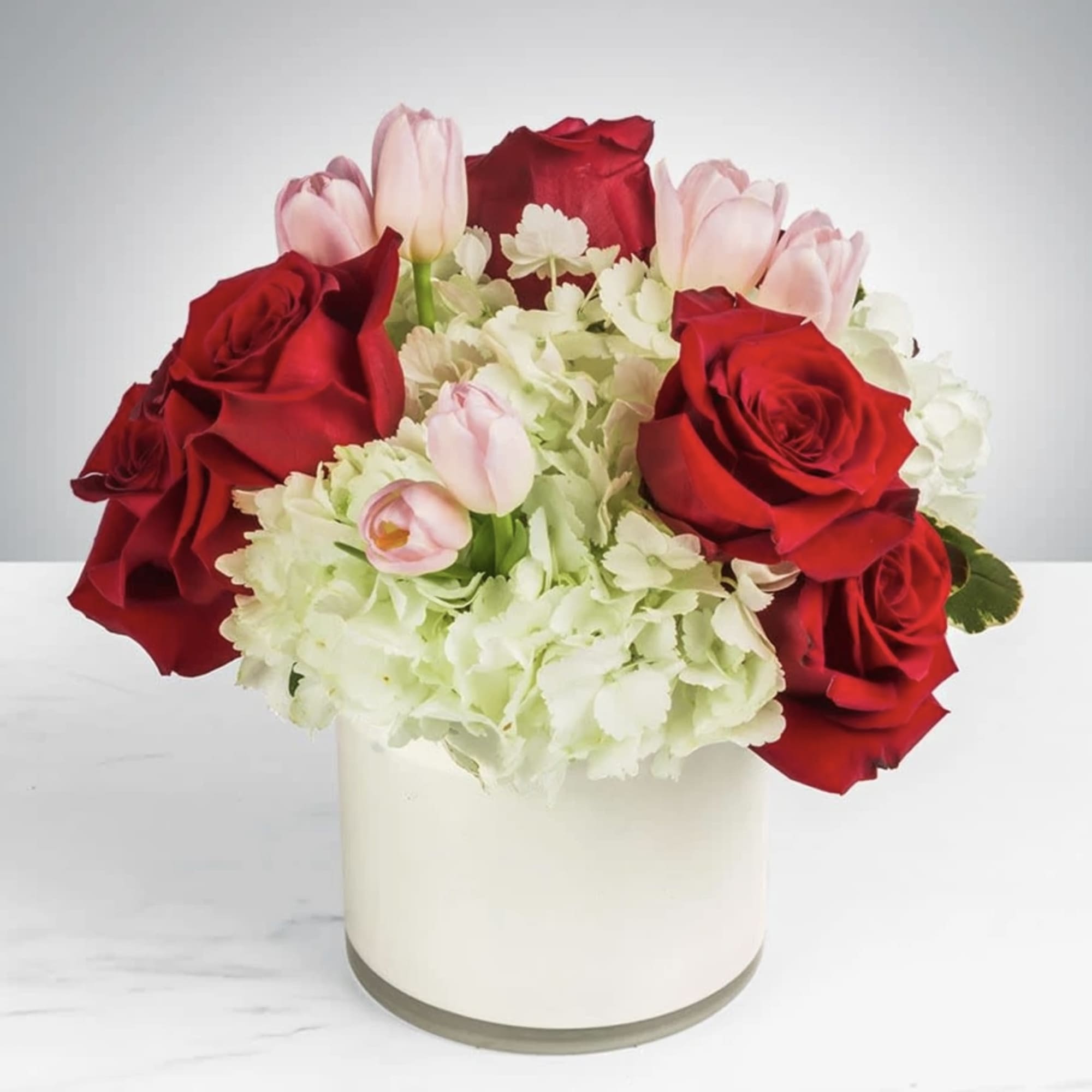 Blossoming Romance is the perfect gift to wish your loved ones the