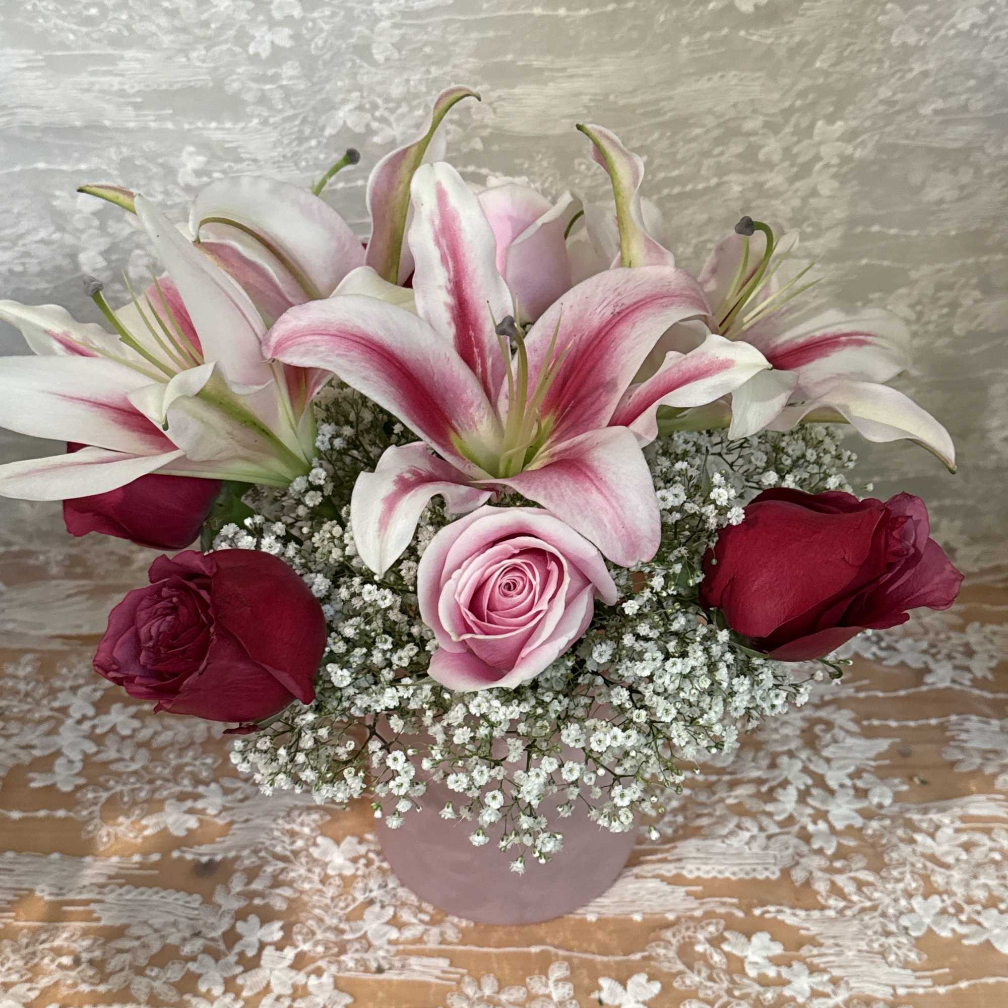 Half dozen rose mix with lilies