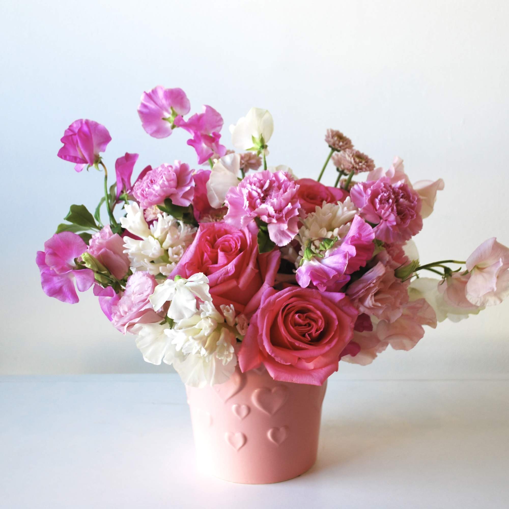 Can&rsquo;t you imagine going home with this? 
 This pink and white