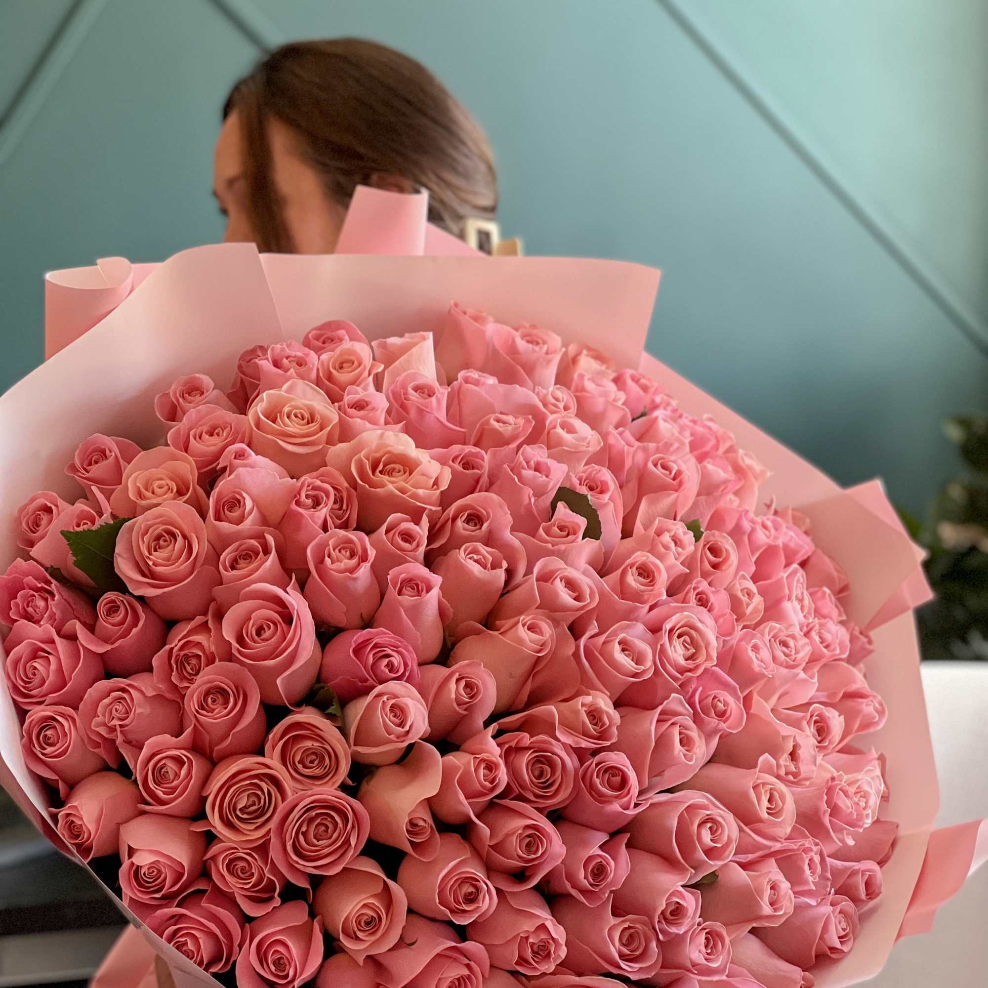 150 Blush pink Roses bouquet
Large, massive handcrafted bouquet with 150 pink roses.