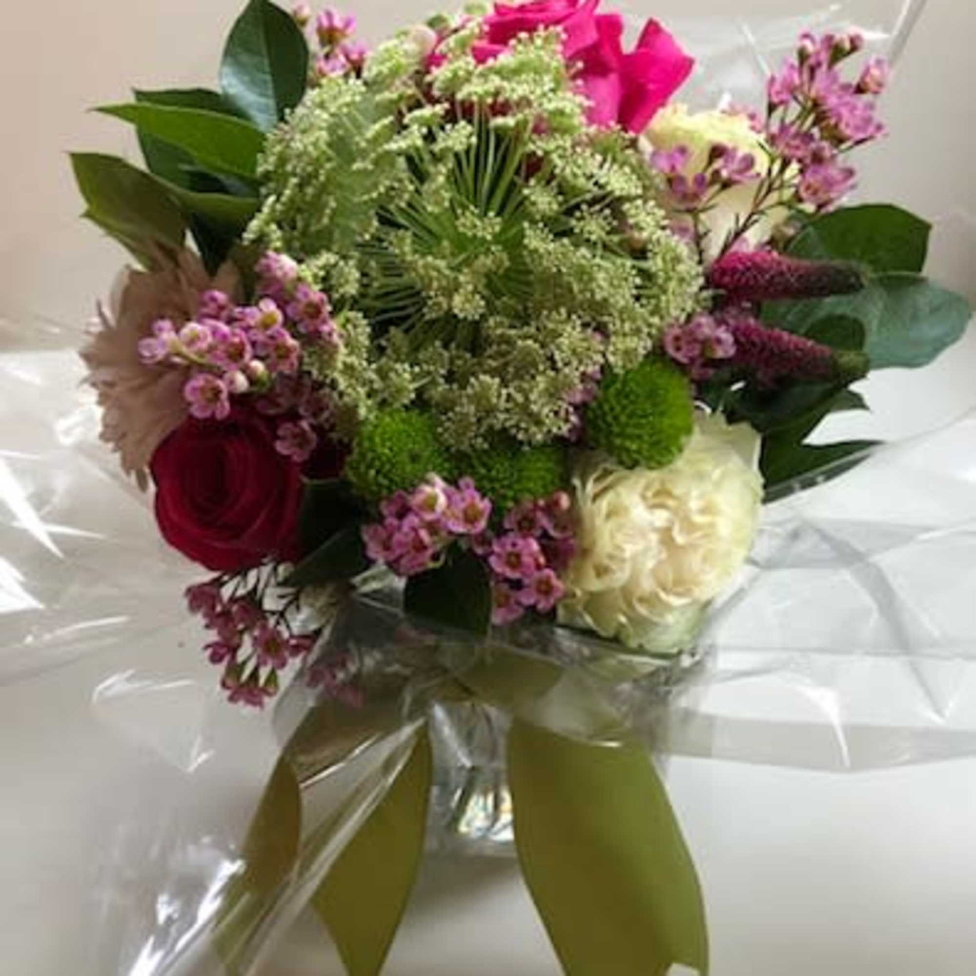 A vibrant array of summer blooms to brighten up any day. 