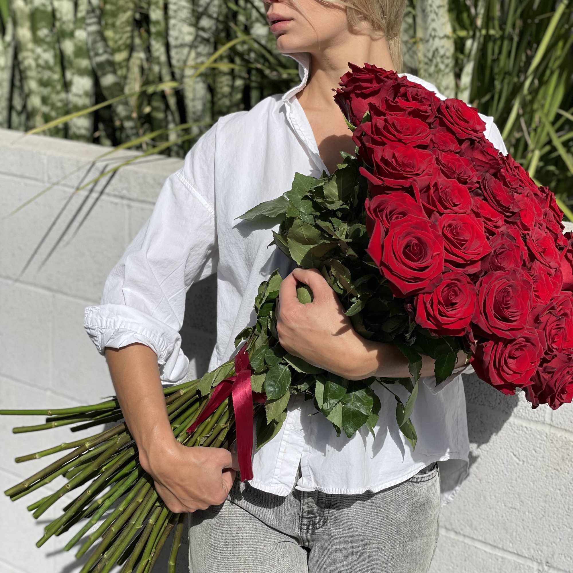 Gorgeous bouquet of stunning red roses 
