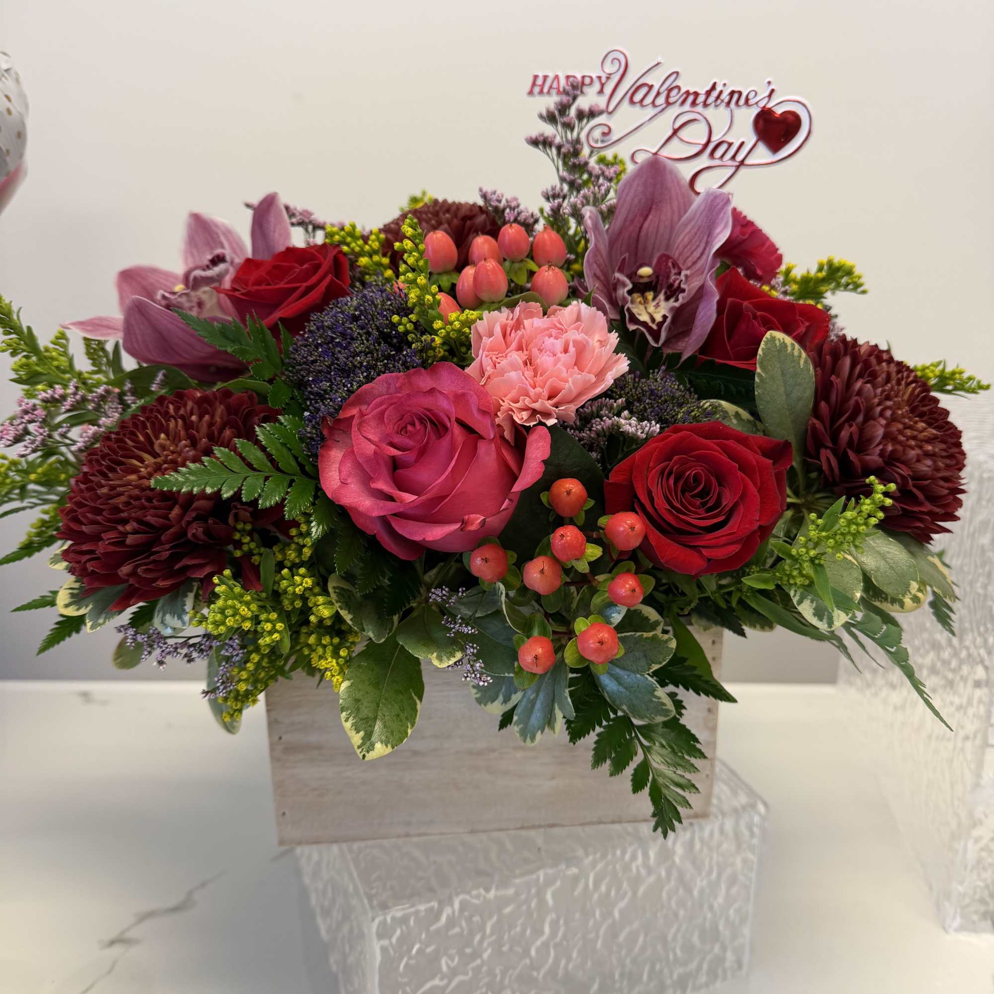 Celebrate love in full bloom with this luxurious Valentine&rsquo;s Day floral arrangement.