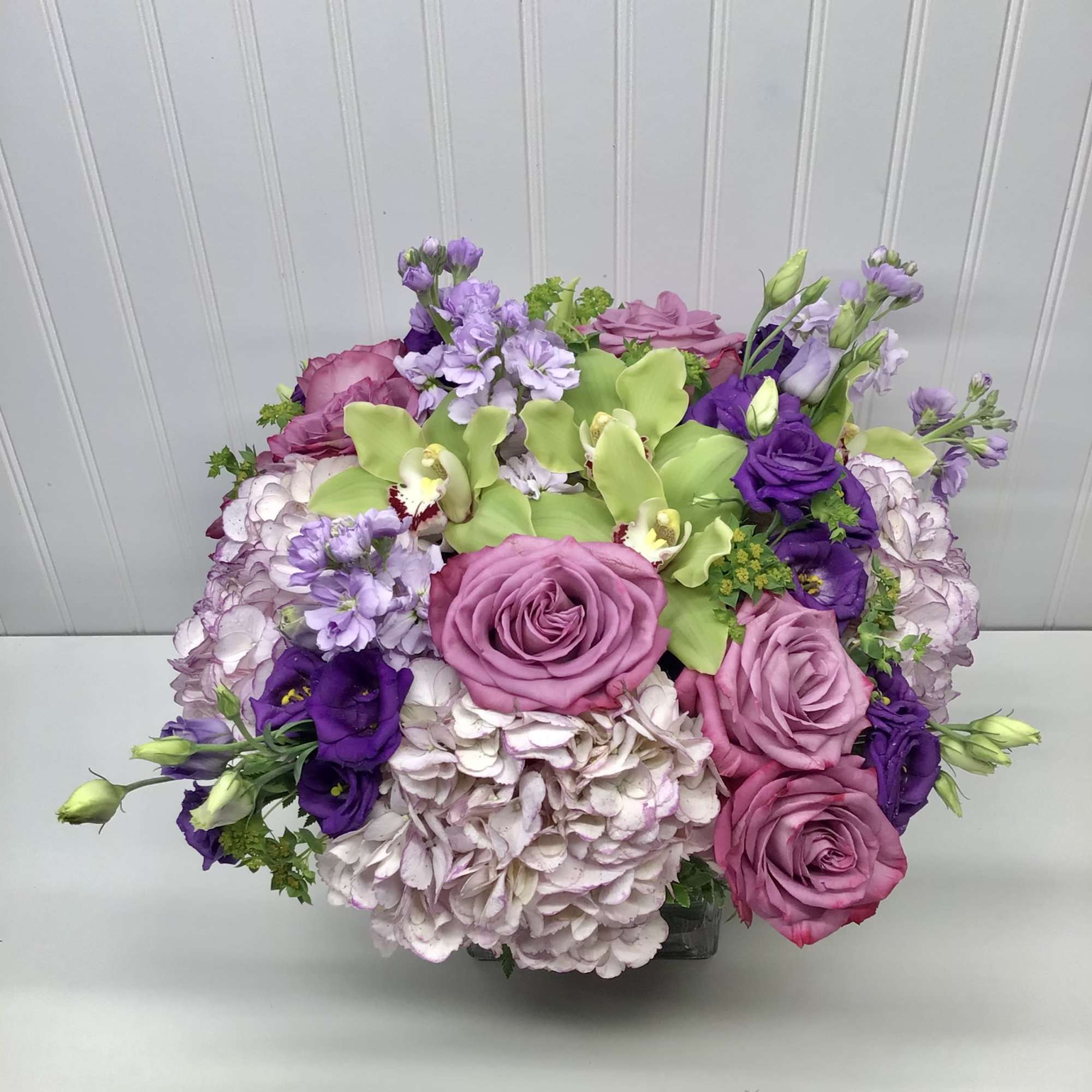 This beautiful bouquet with different shades of purple and lavender is perfect