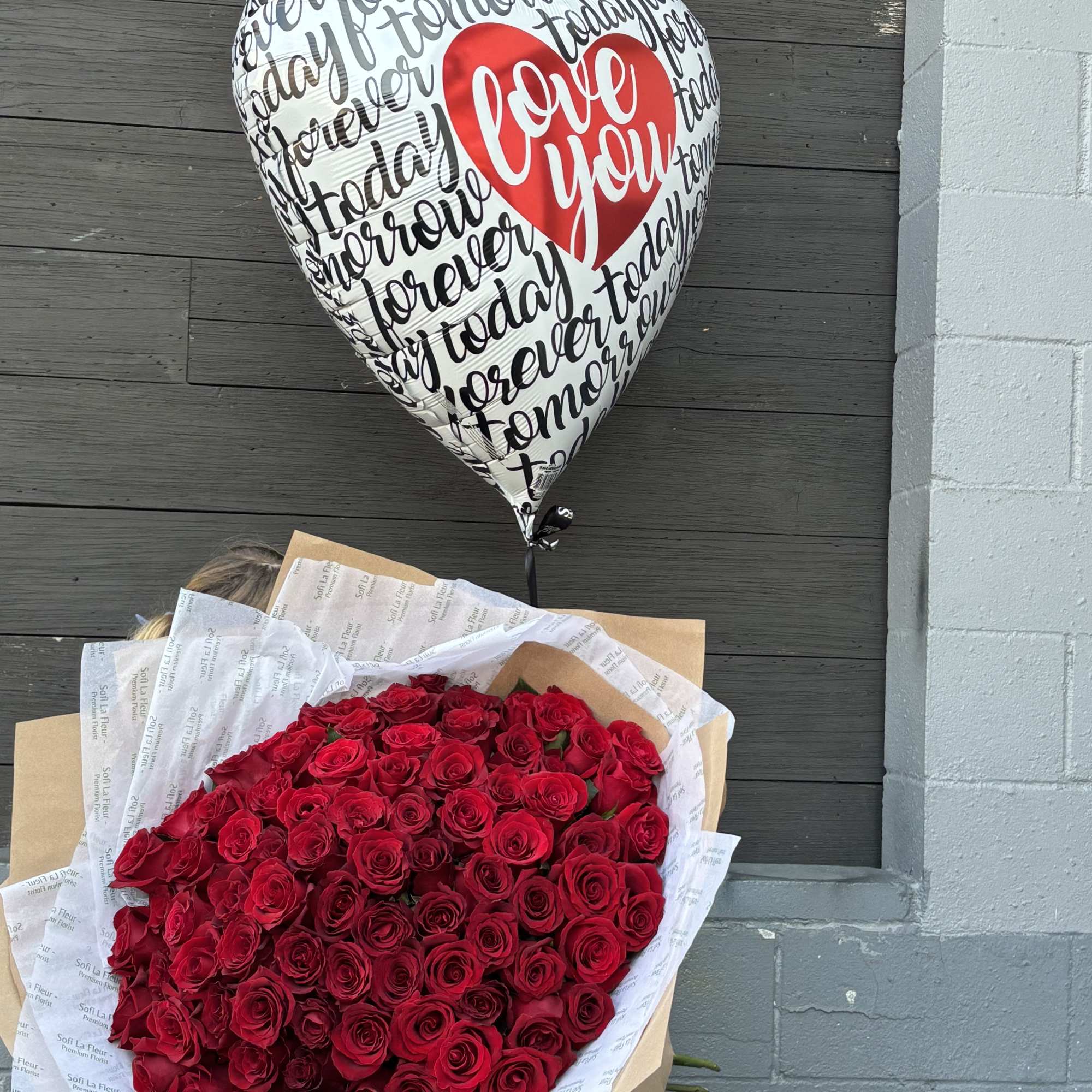 Classic Hand-Tied Red Rose Bouquet - Elegance in Every Stem

Celebrate love and