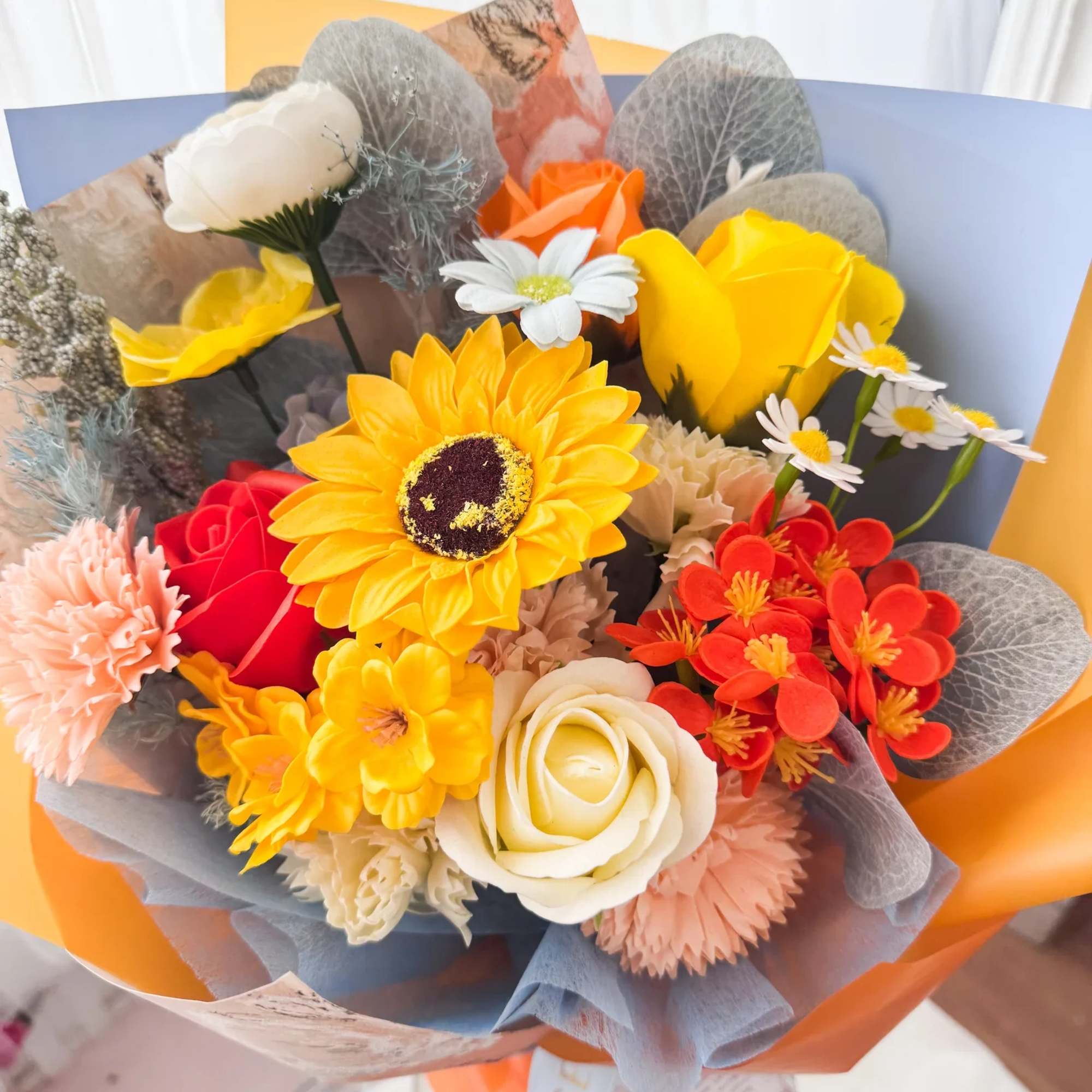 Soap flower bouquet in orange and sky blue, Korean-style wrapping, 3 sizes

A