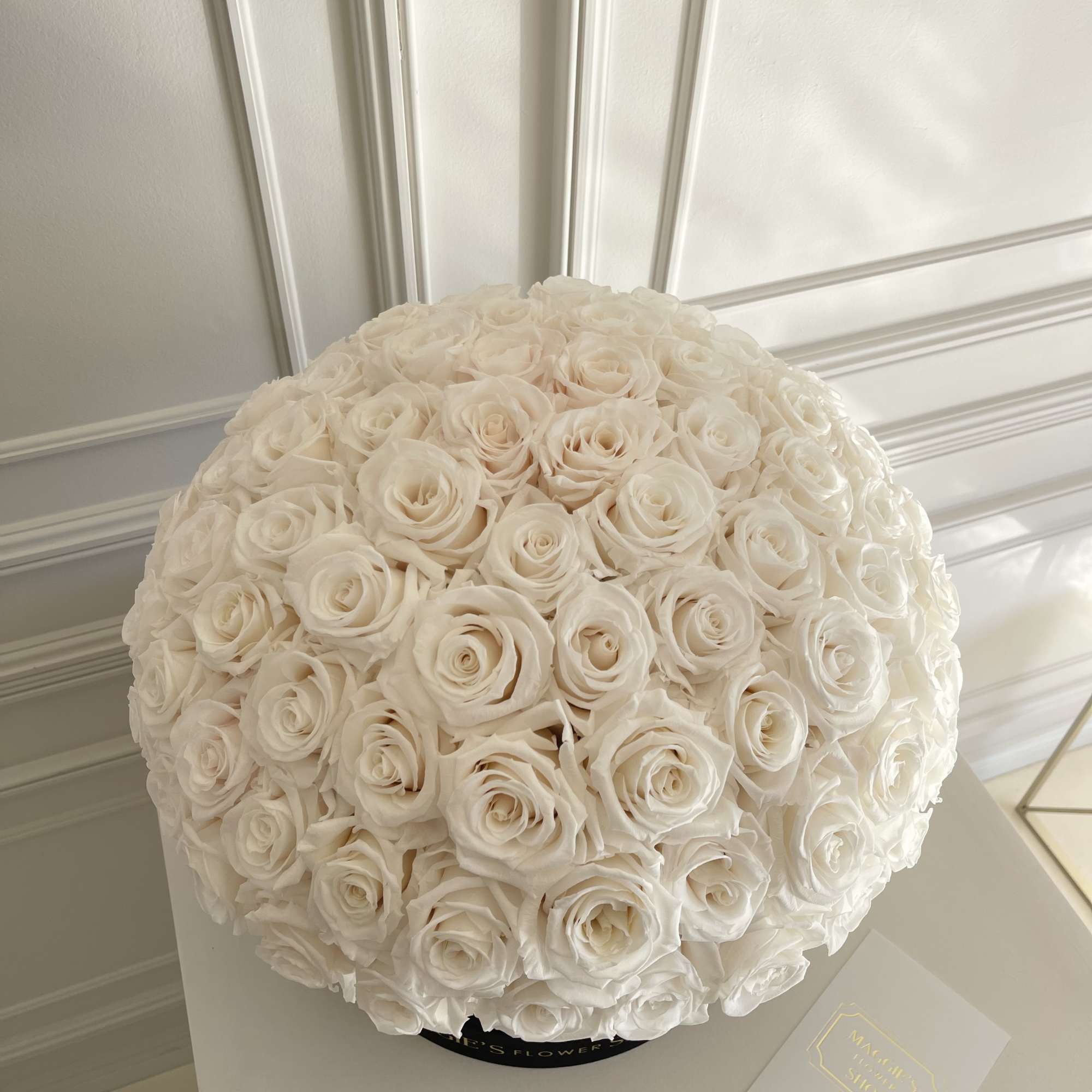 Dome Shape Eternity Rose Box 
Approx 100-125 Black Eternity Roses 

*Eternity roses
