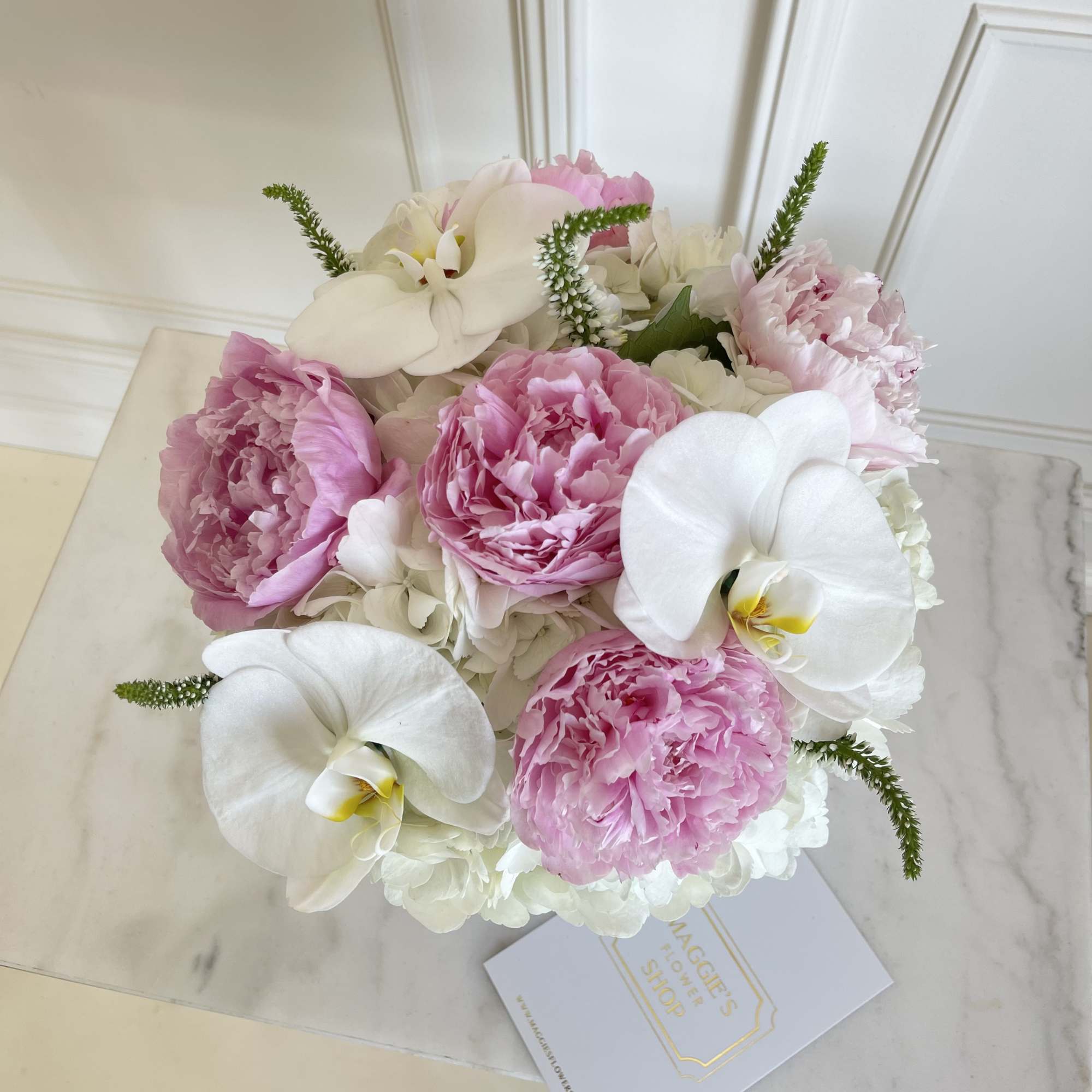 Mini Signature Box 

Peonies 
Hydrangeas
Orchids 

*MFS Mini Box is our smallest signature