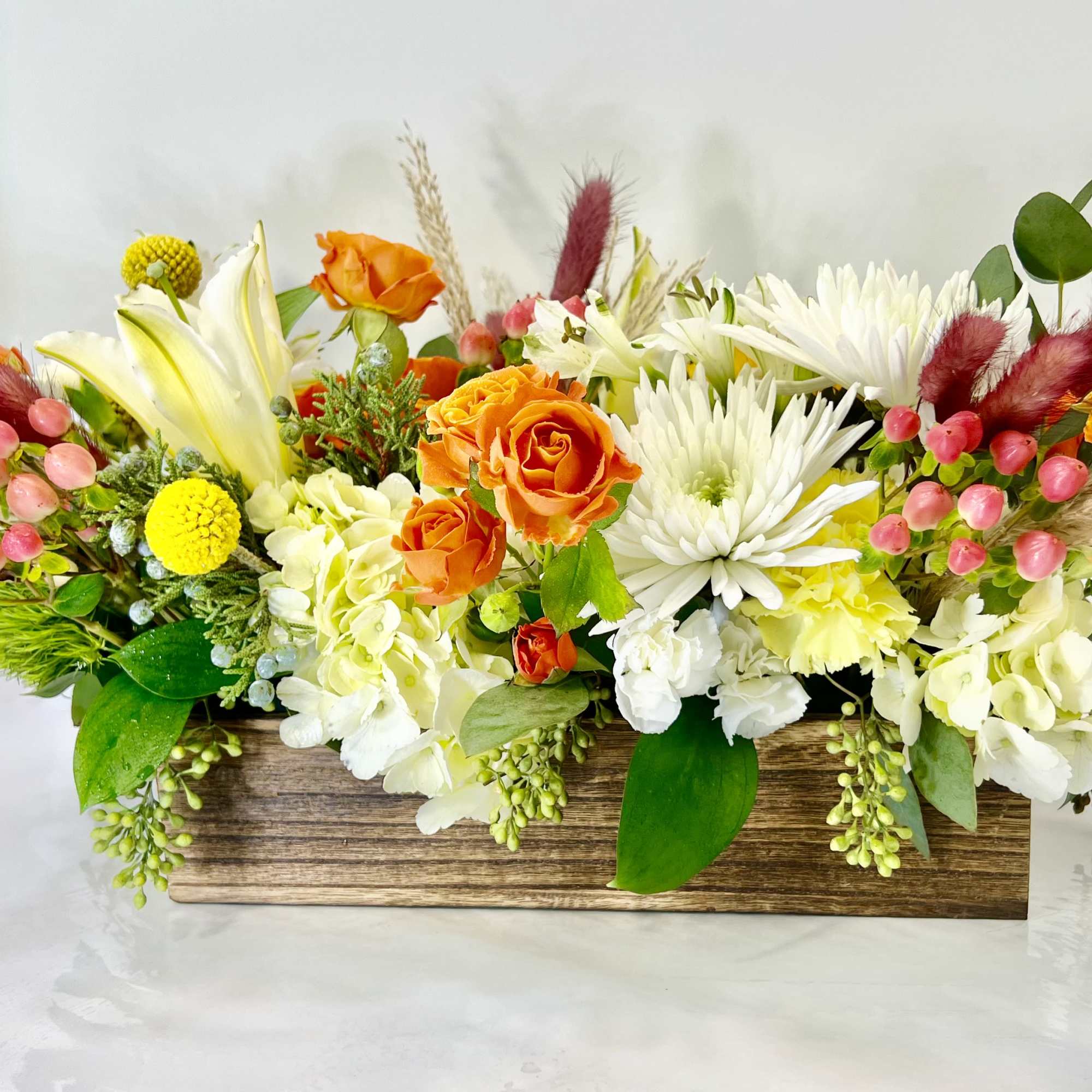 This masculine arrangement is your 'go to gift' to the office, home