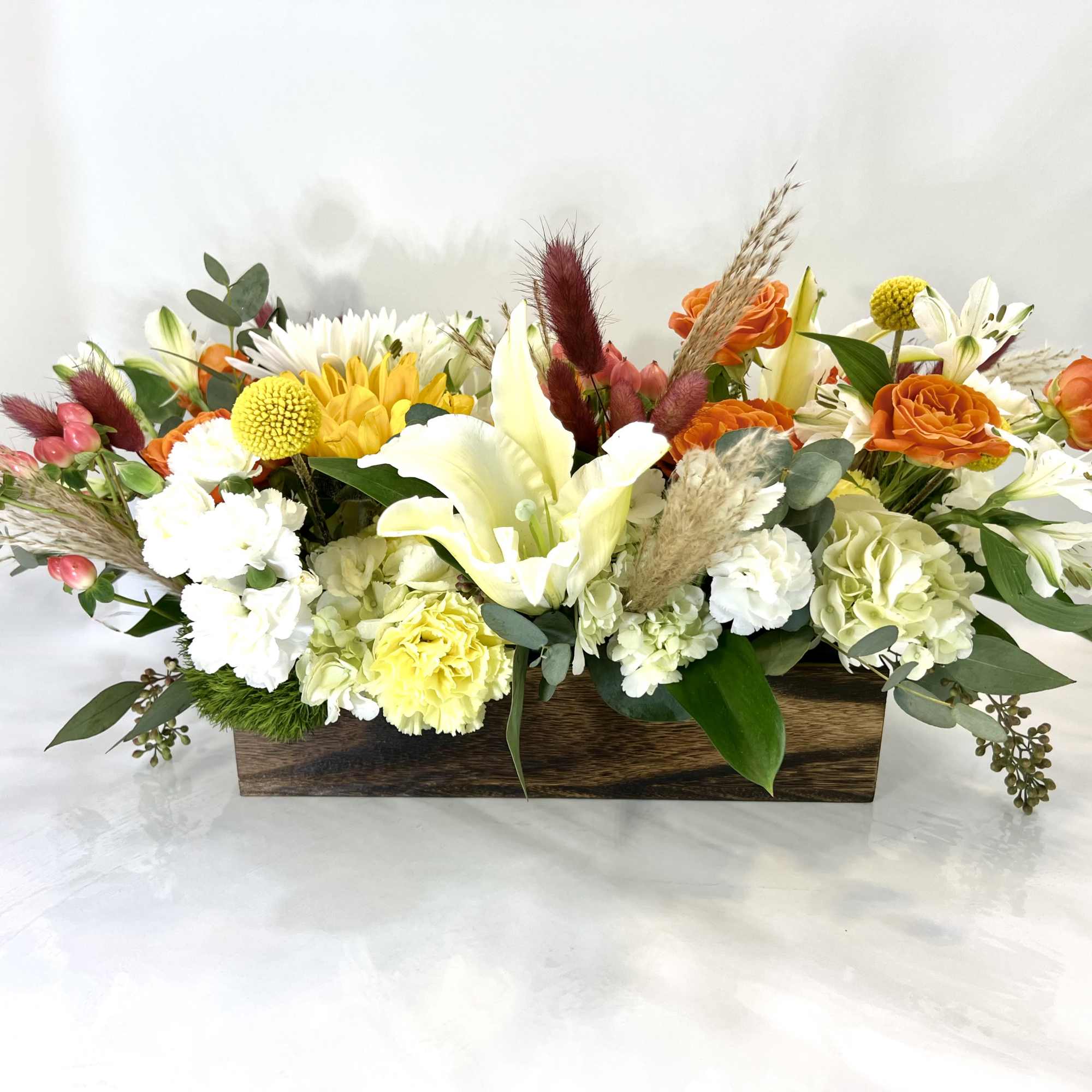 This masculine arrangement is your 'go to gift' to the office, home