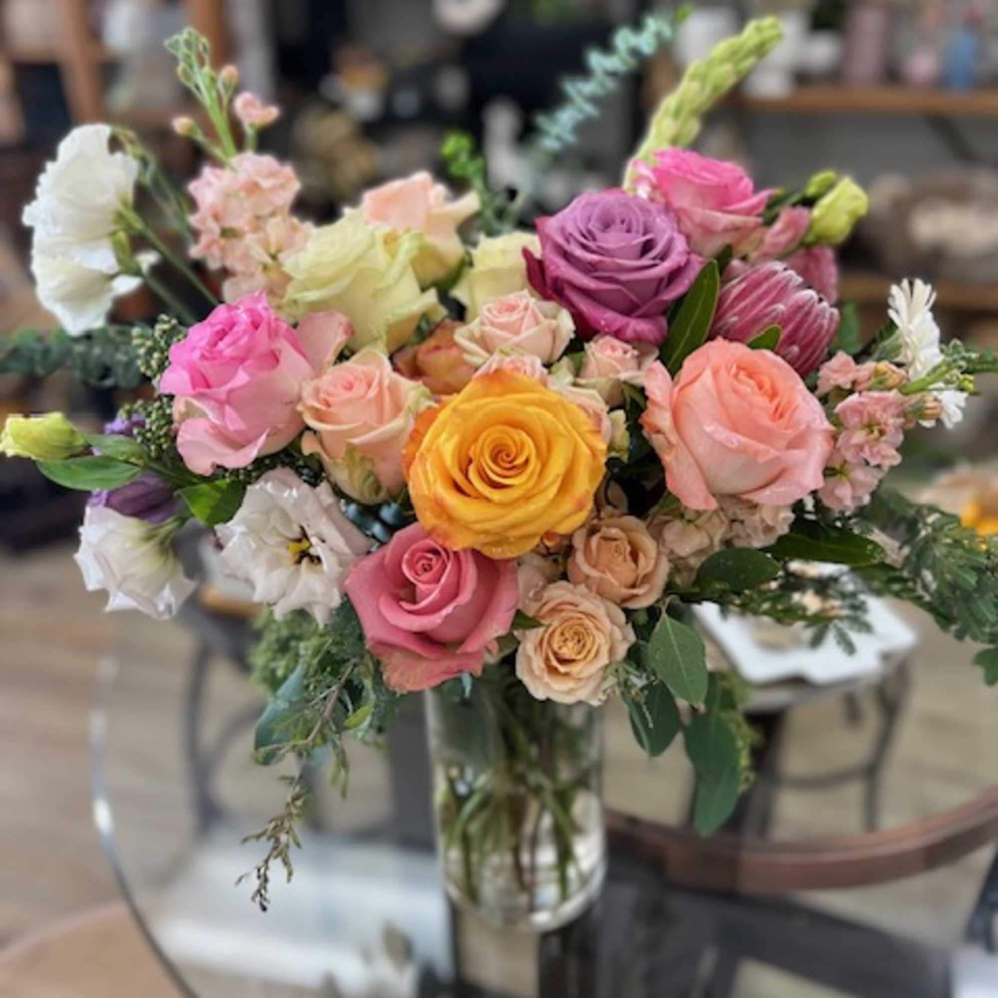 Dahlia, Lily,Rose Stock, Spray roses..