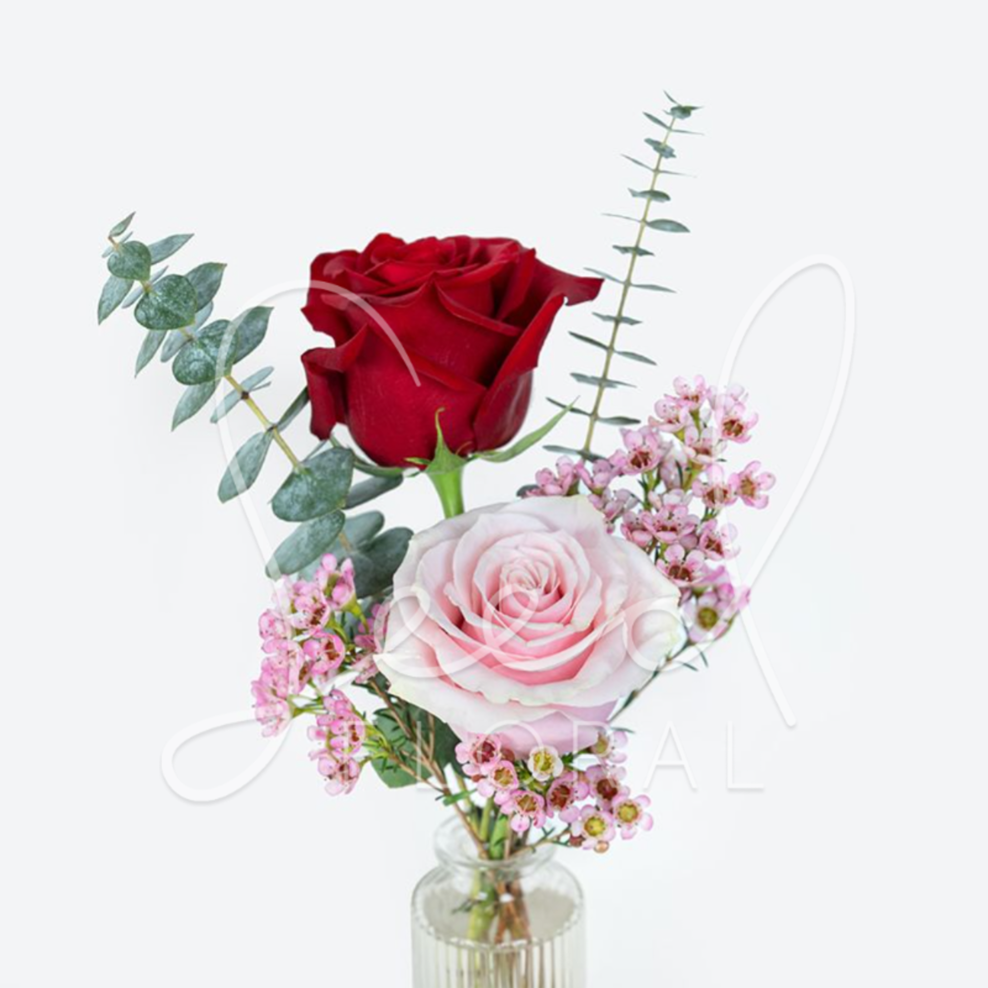 Send a little love with our XOXO Bud Vase trio. These Valentine&rsquo;s