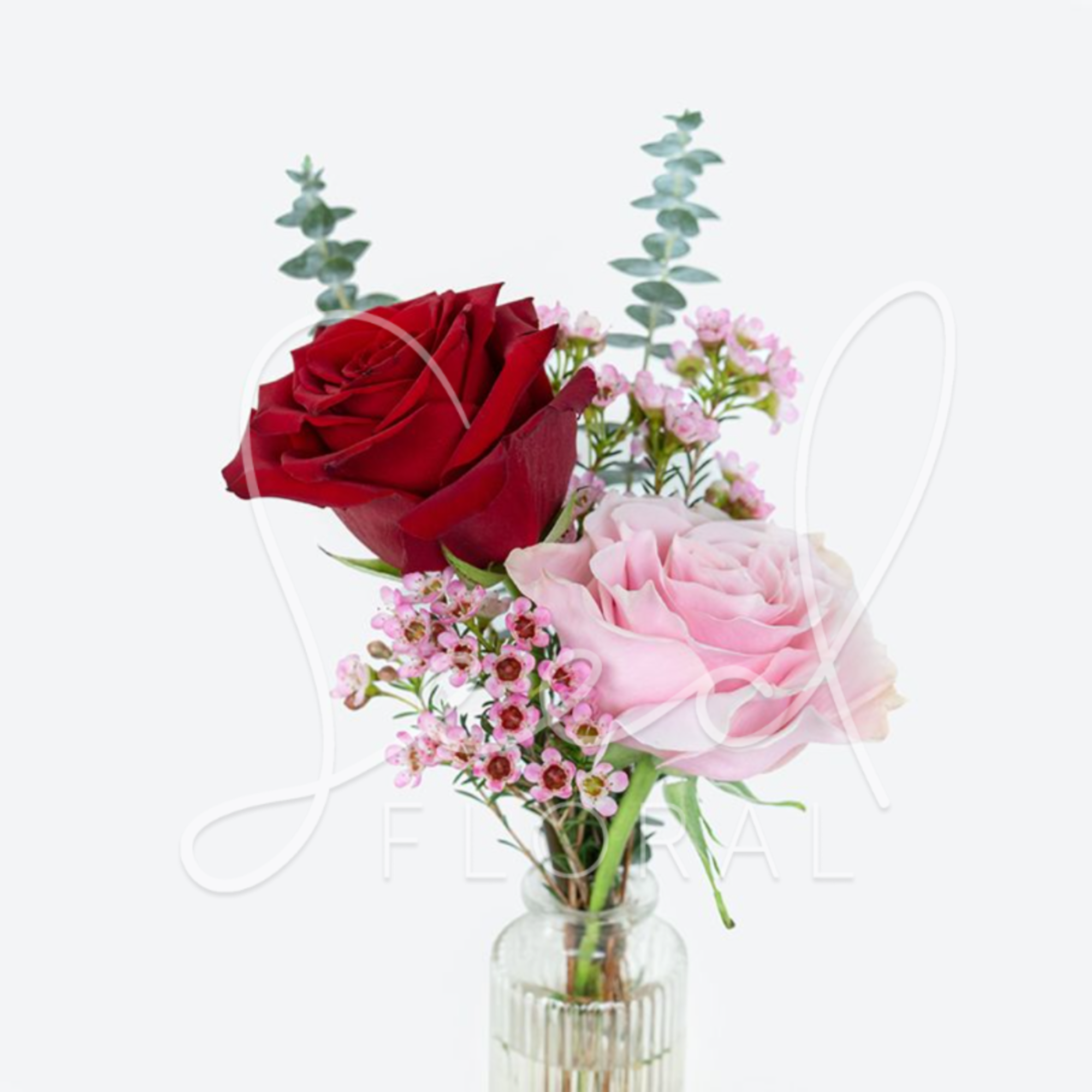 Send a little love with our XOXO Bud Vase trio. These Valentine&rsquo;s
