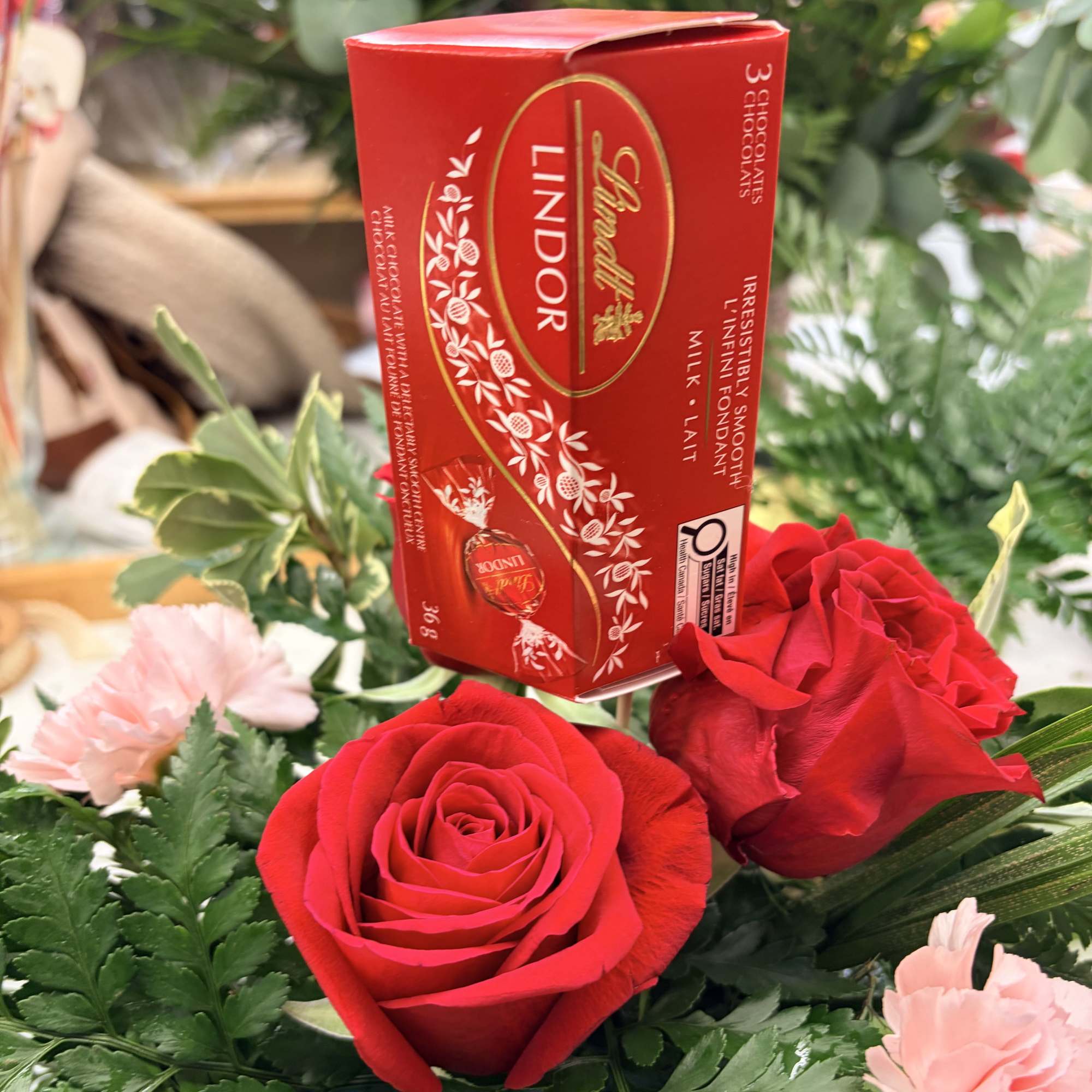 Choice between Hershey Kisses or Lindor Chocolates.
A little something sweet to top