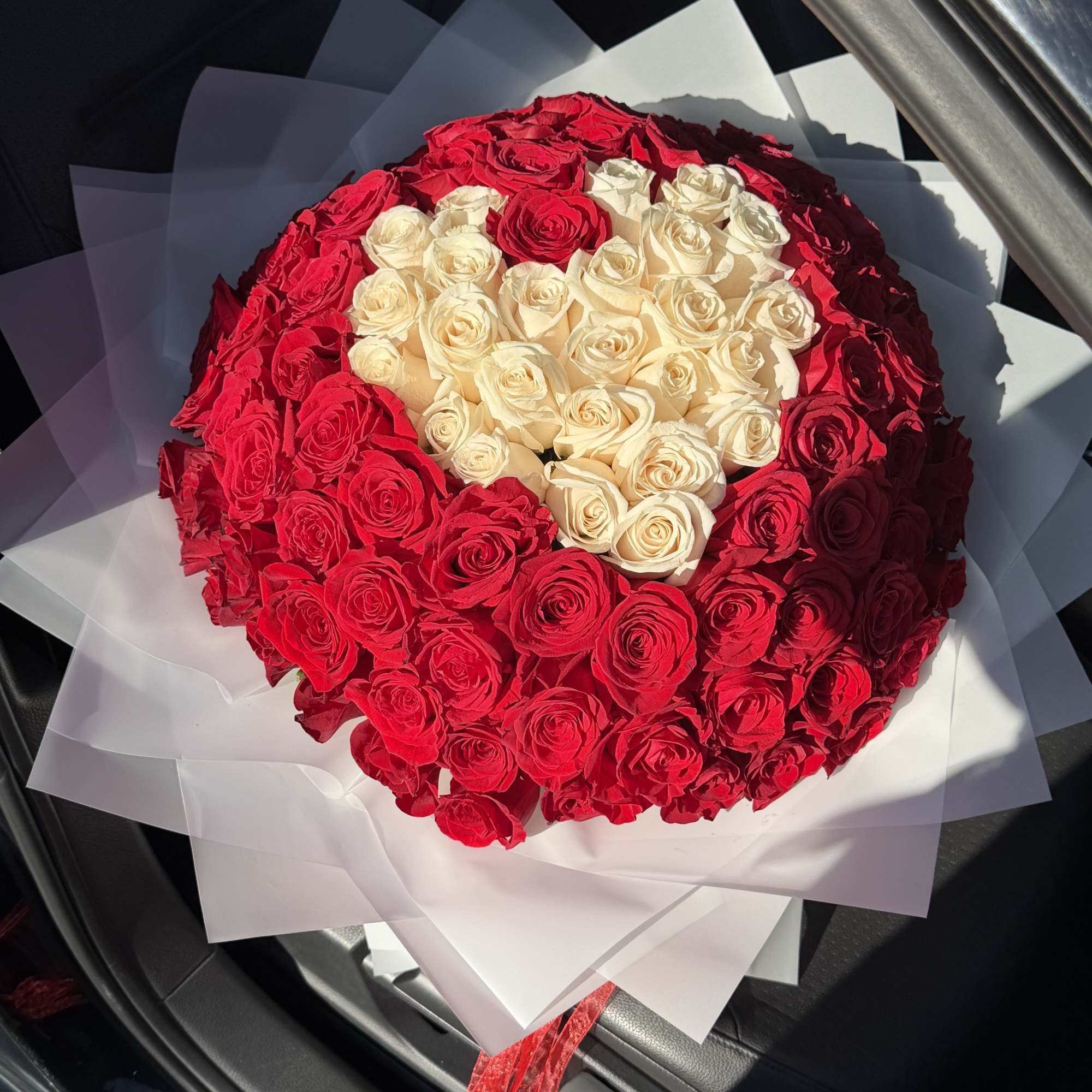 A Bouquet with a Heart in the Middle for a Proposal

This exquisite