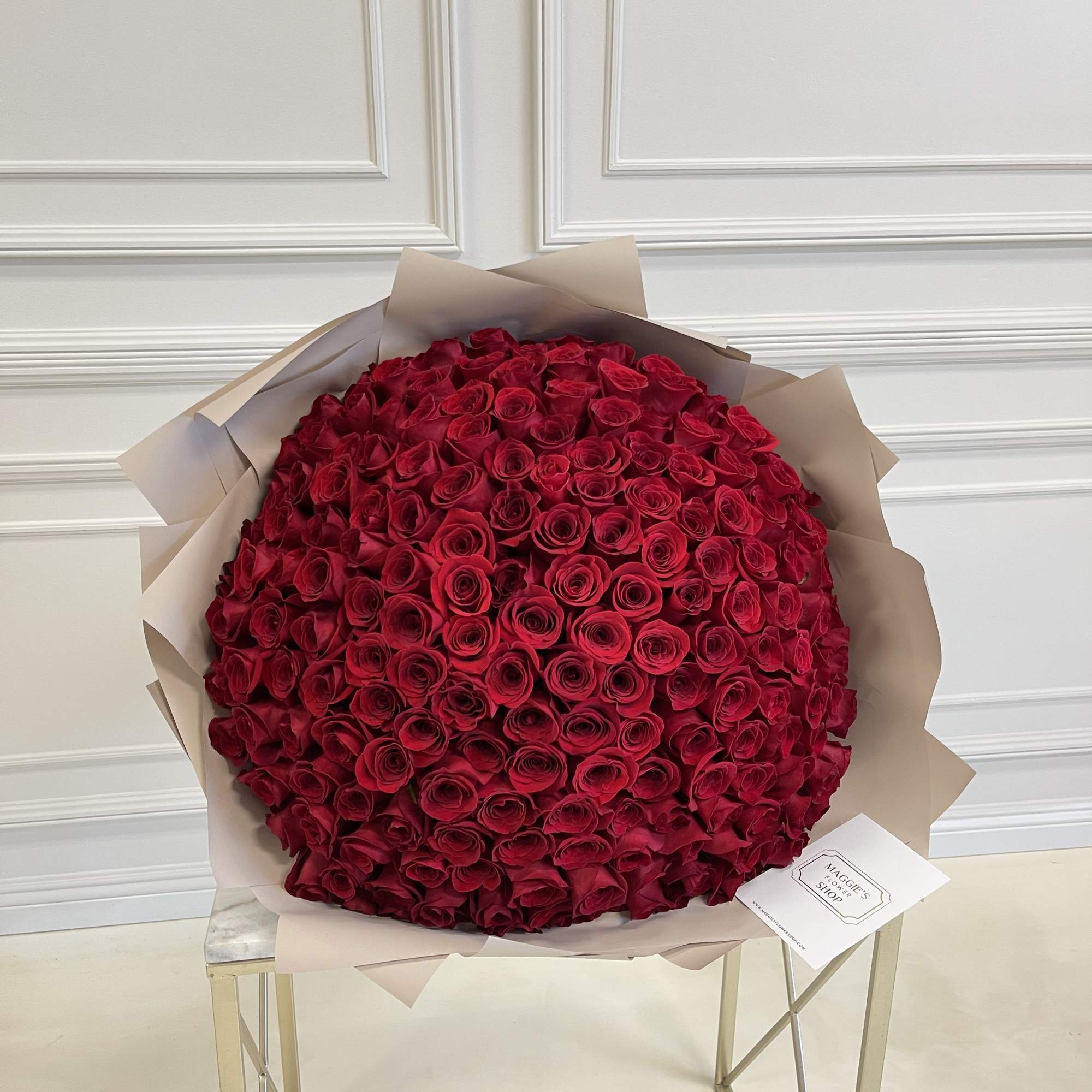 200 Long Stem Ecuadorian Roses Bouquet 

*This bouquet does not include a