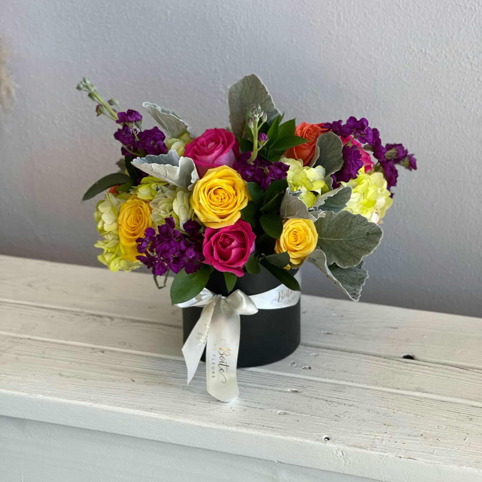 Tropical colors make this Garden of Eden a summer dream. Brighten up