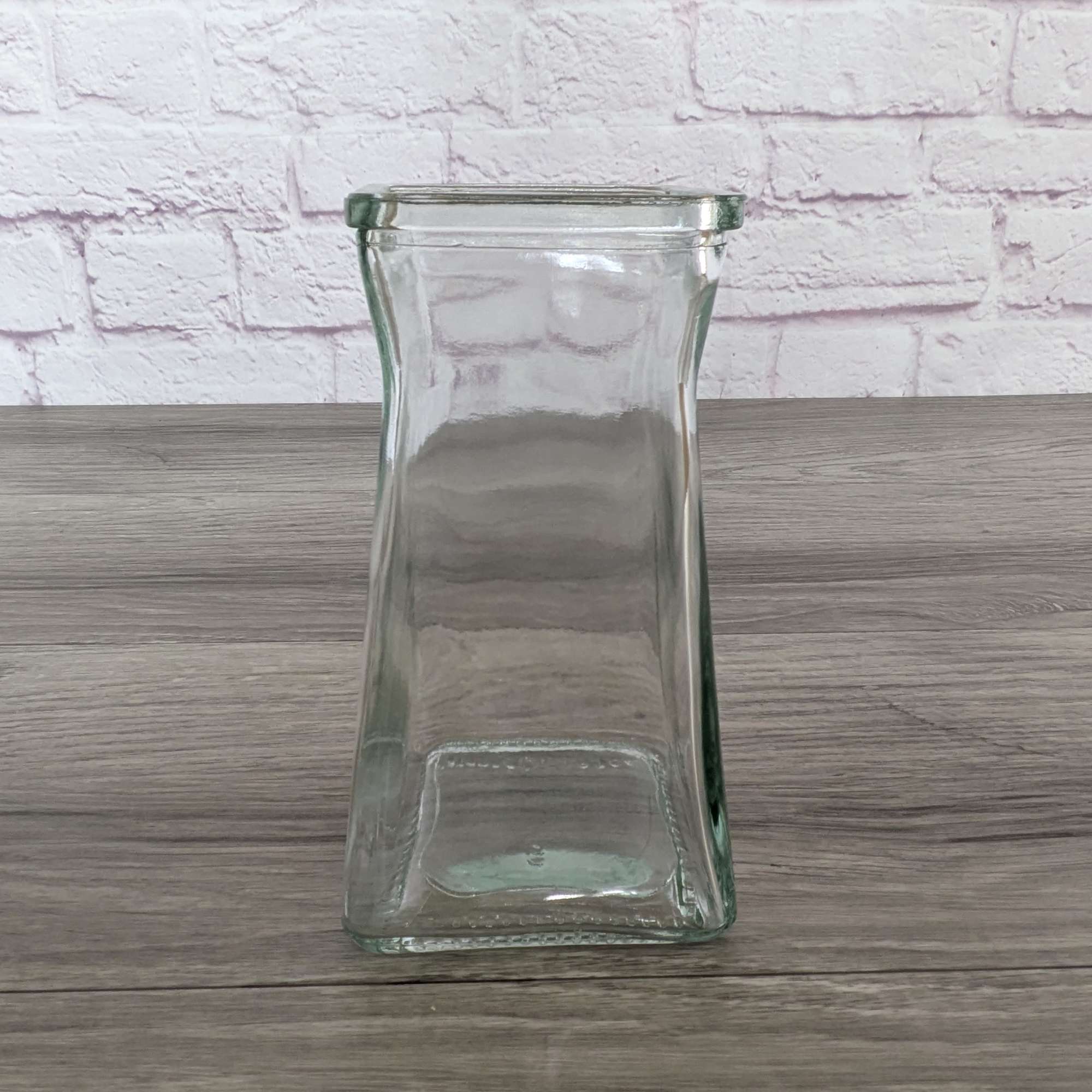 Day&rsquo;s In The Sun is A Ladybug Floral exclusive bouquet. This bouquet