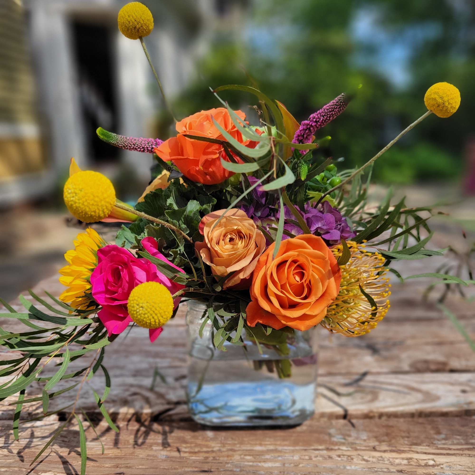 Bold expression in shades of orange, hot pink and purple
Premium mixture of