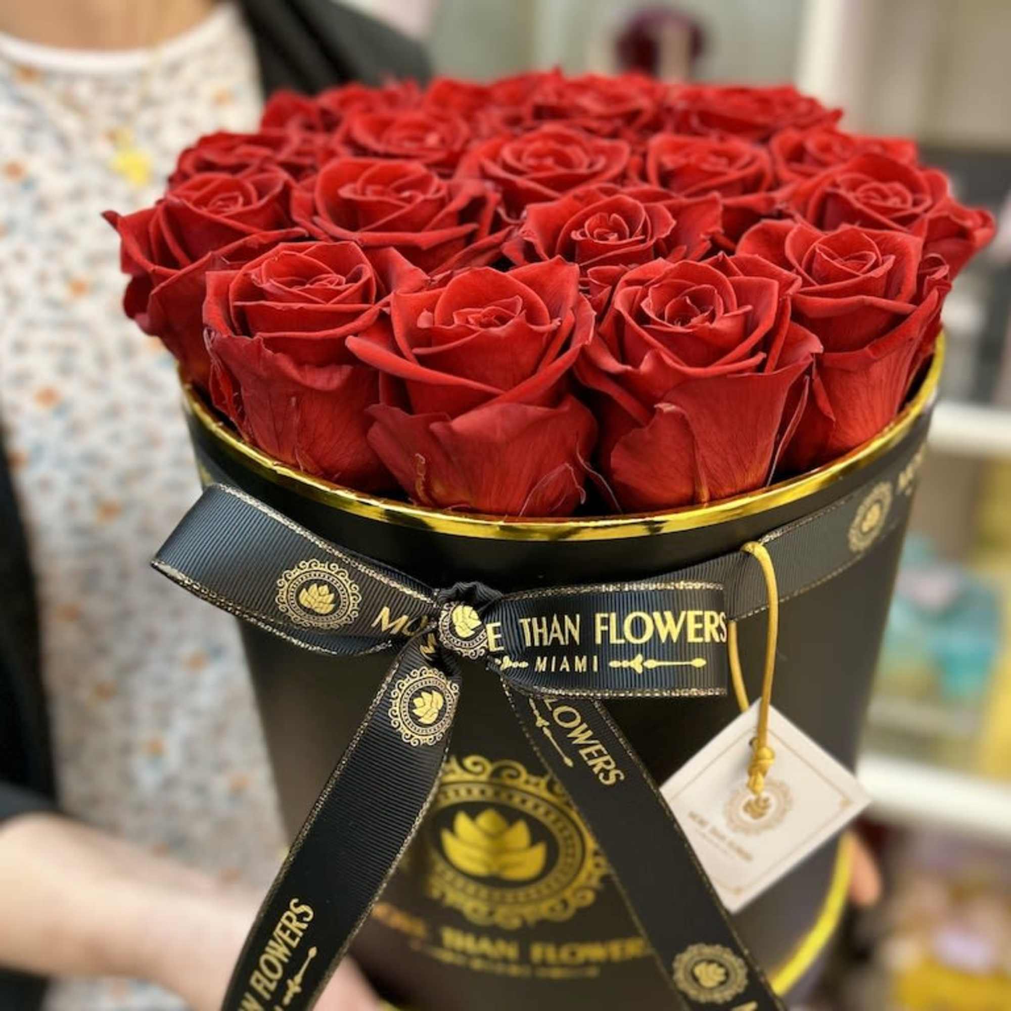 Round Box Eternal Roses: We stopped the clock for our preserved roses