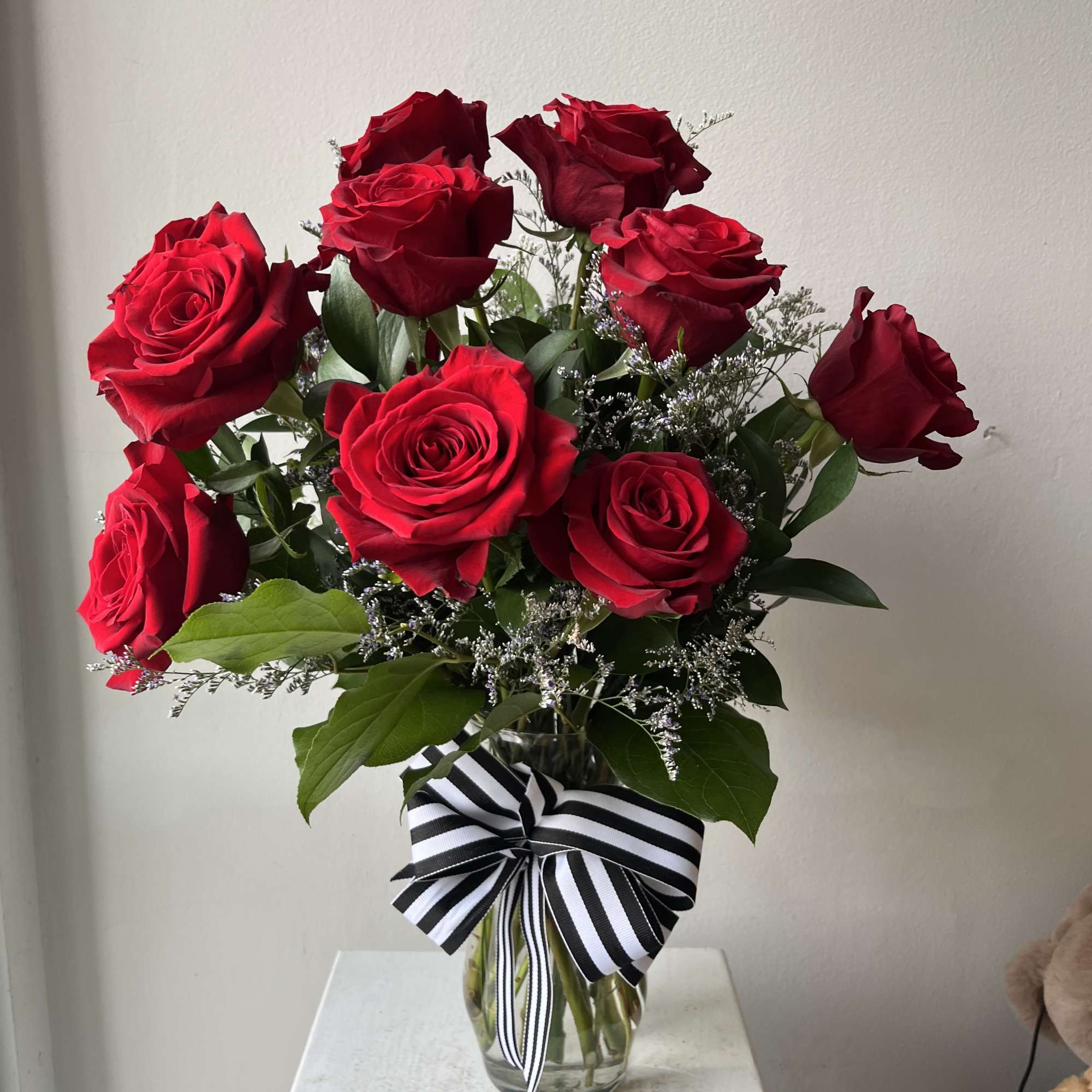 Your classic long stem red rose 360 bouquet 