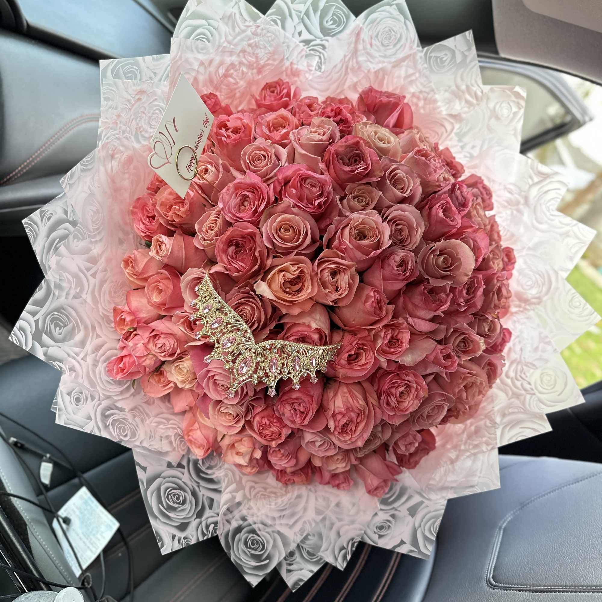 large bouquets of 50,75 and 100 roses