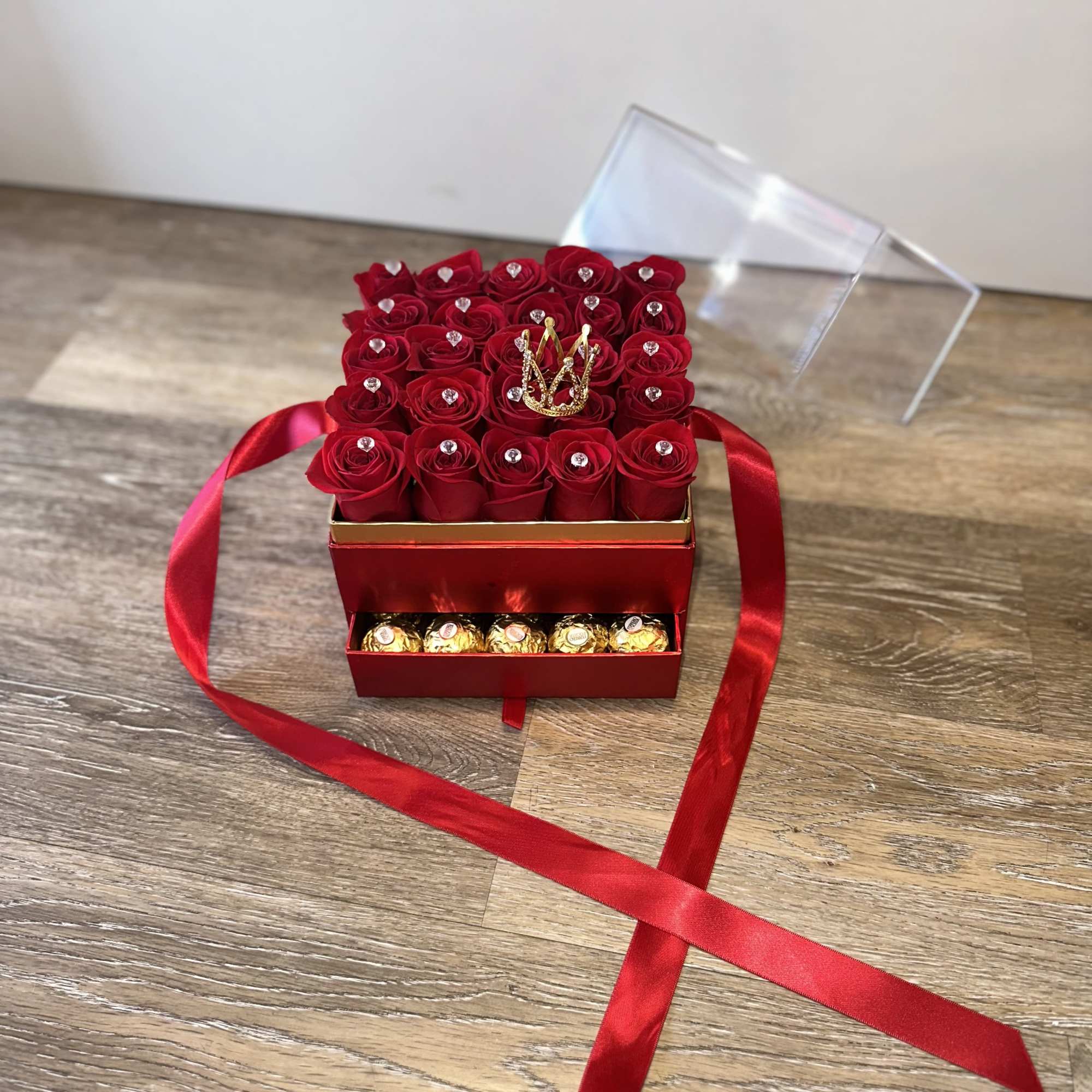 Beautiful and elegant acrylic box with roses, each rose has its fantasy