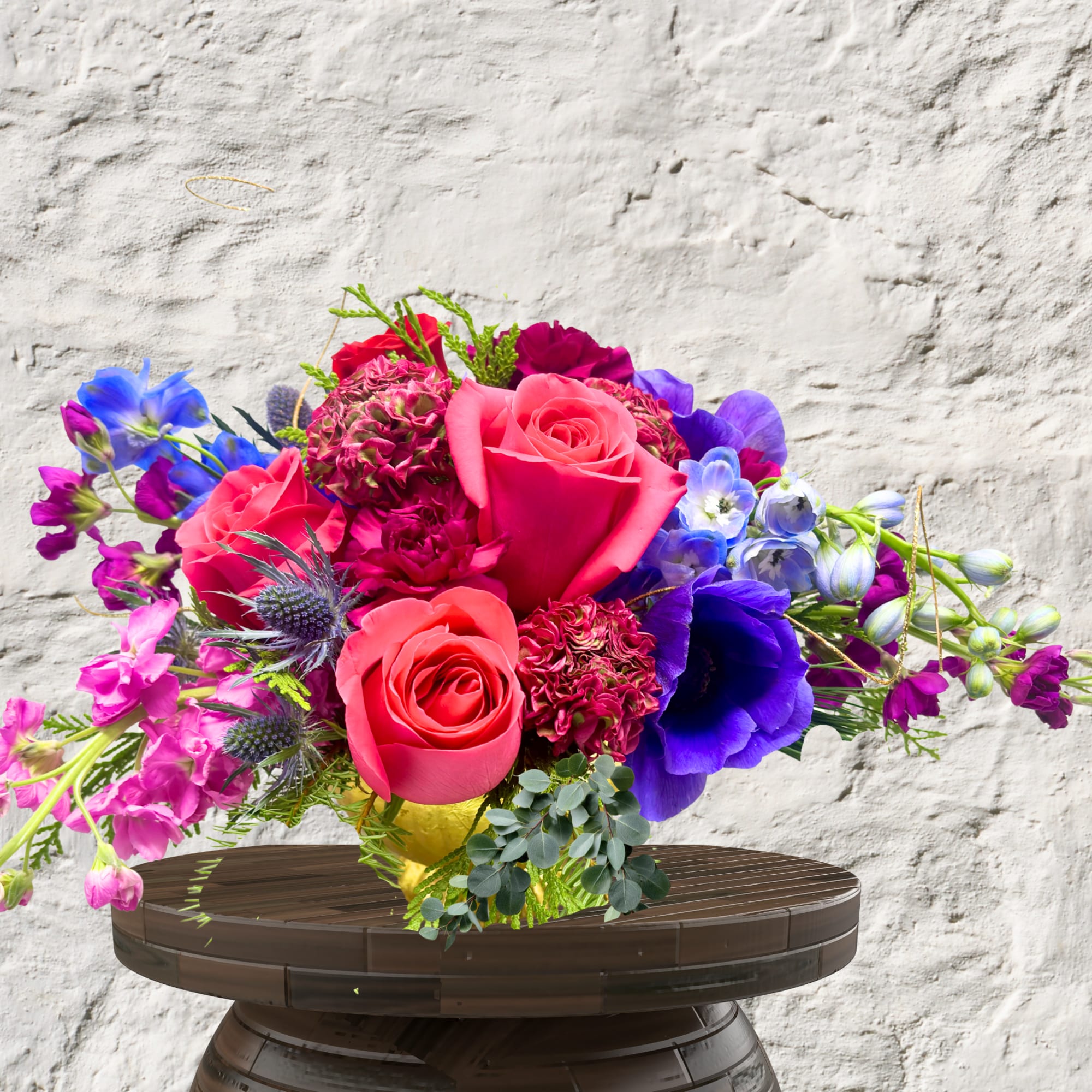 Bold Artistry. Golden Elegance. Unforgettable Luxury.

The Velvet Romance is a masterclass in