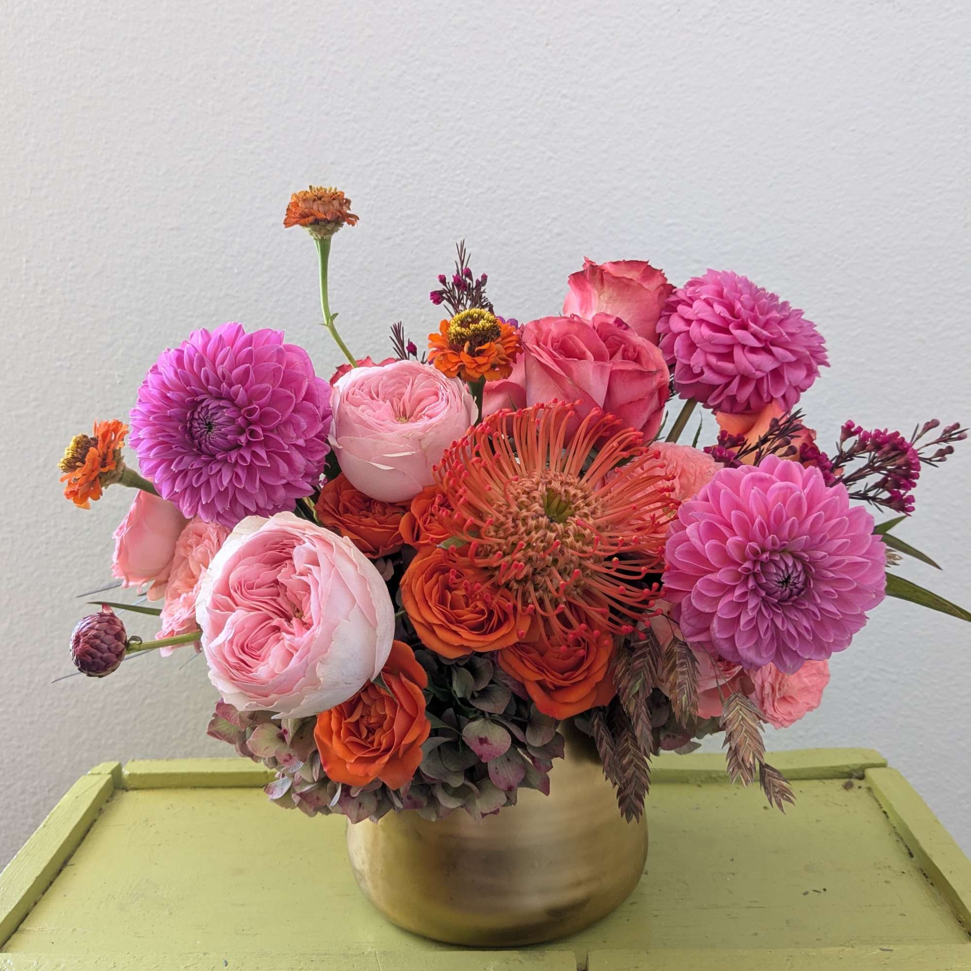 A beautiful arrangement to start the autumn season! 