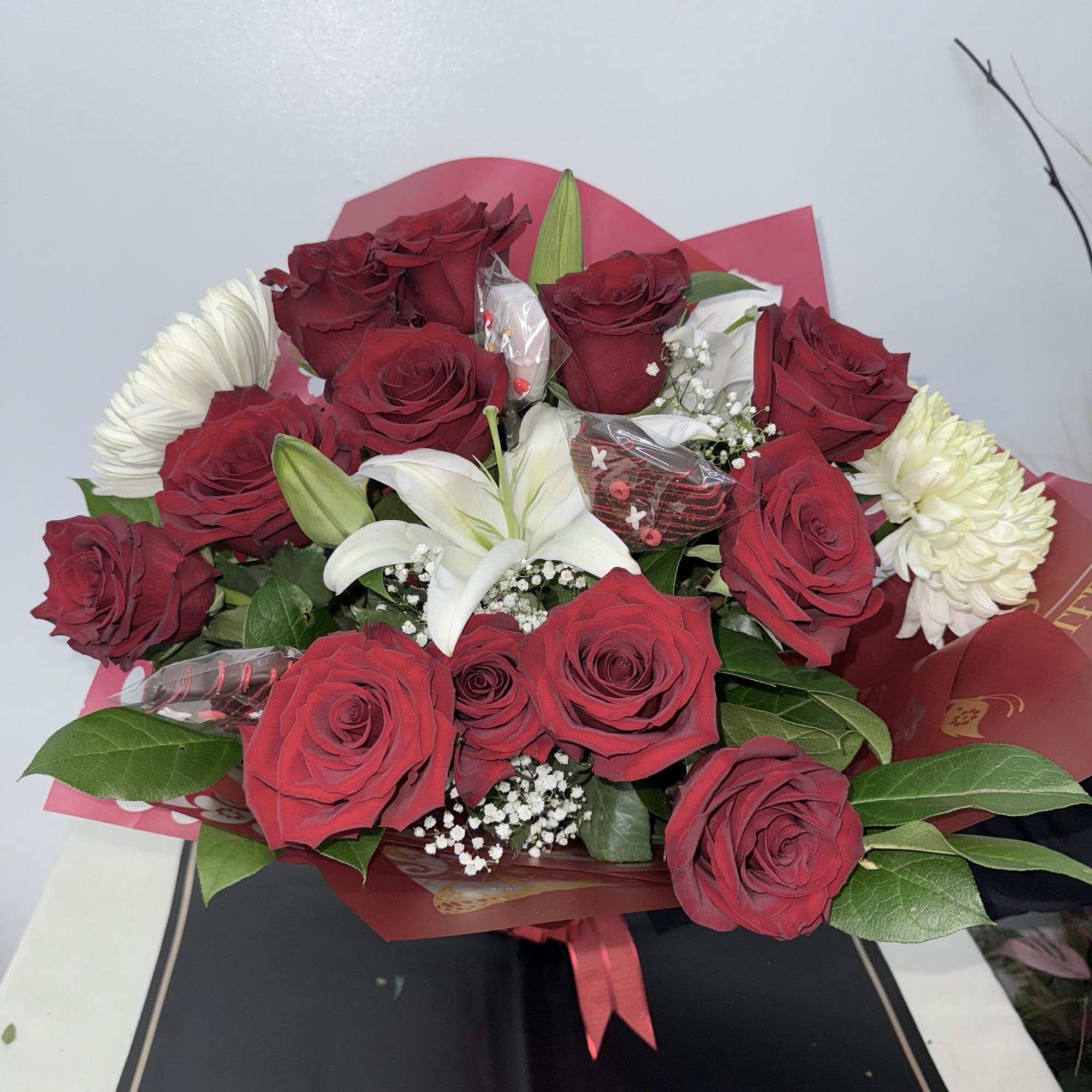 Let the elegance of these blooms convey your feelings in the most