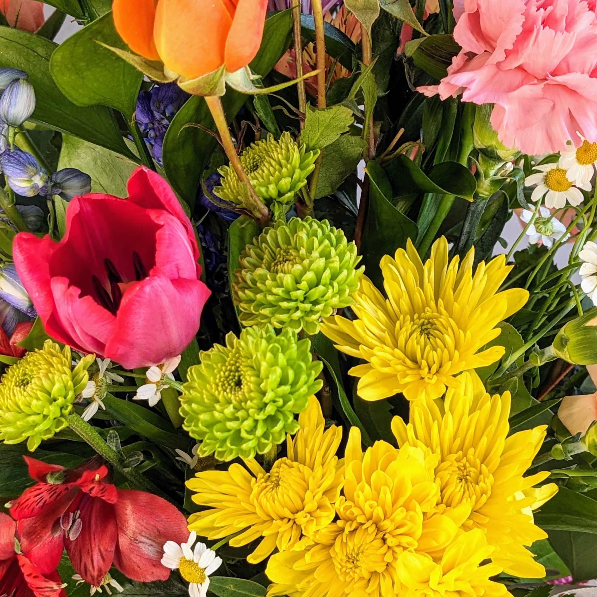 Bring sunshine and smiles to their special day with this vibrant, joy-filled