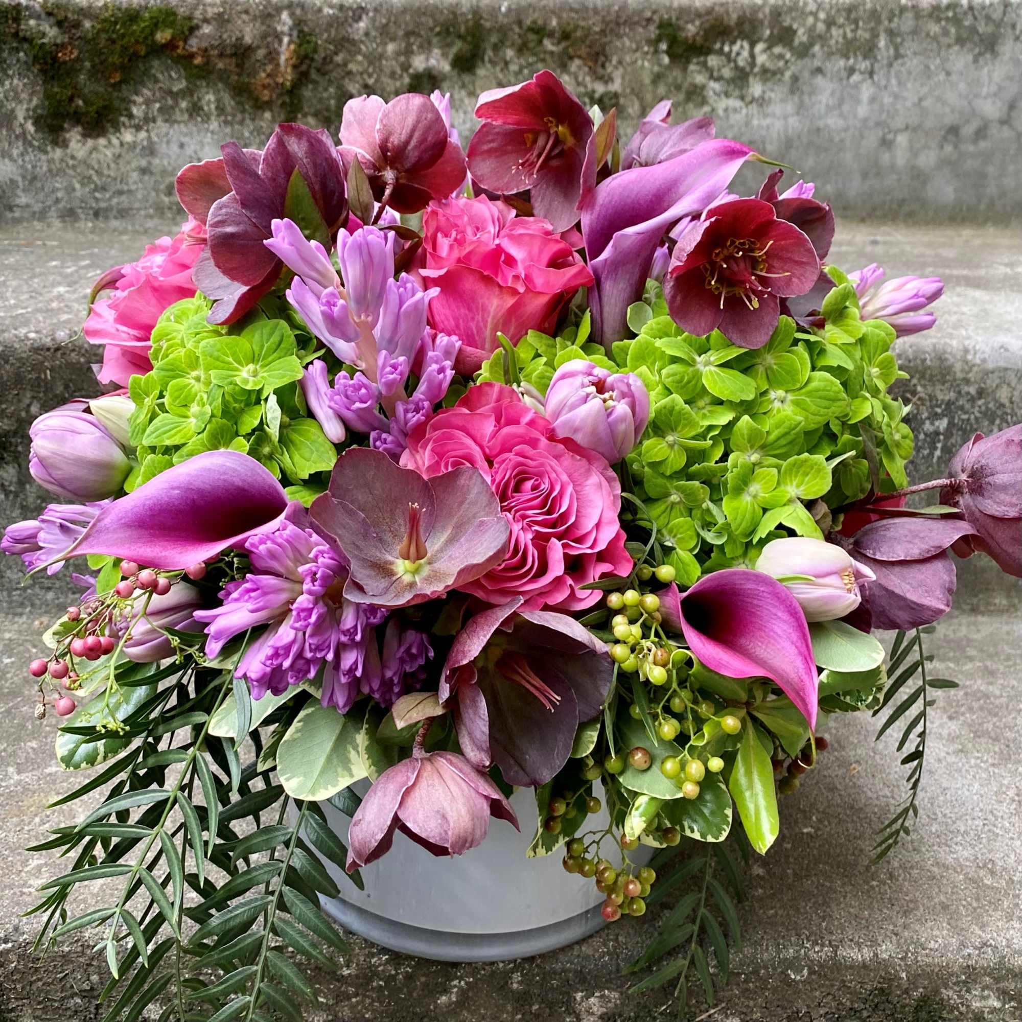 Scaled on the large size, this floral arrangement makes a big statement