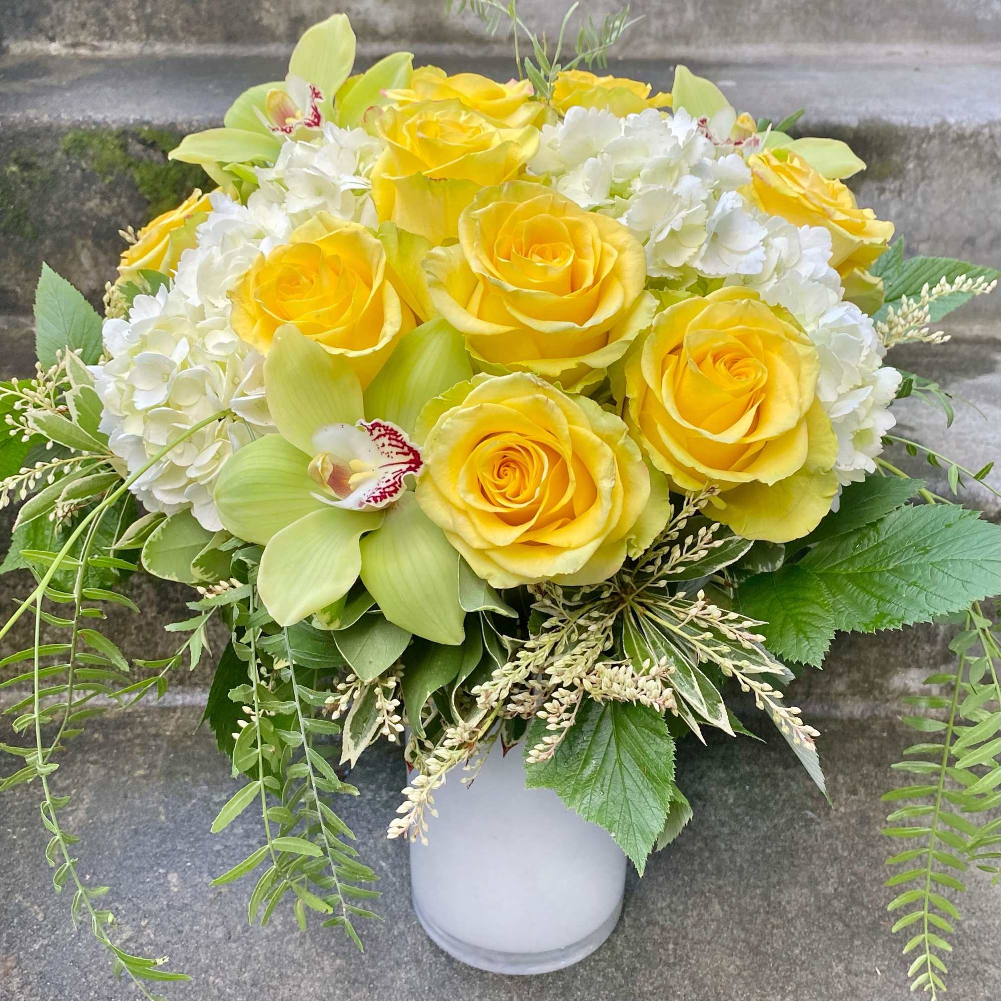 Our Signature Rose Arrangements are the epitome of Fiori style. Our focus