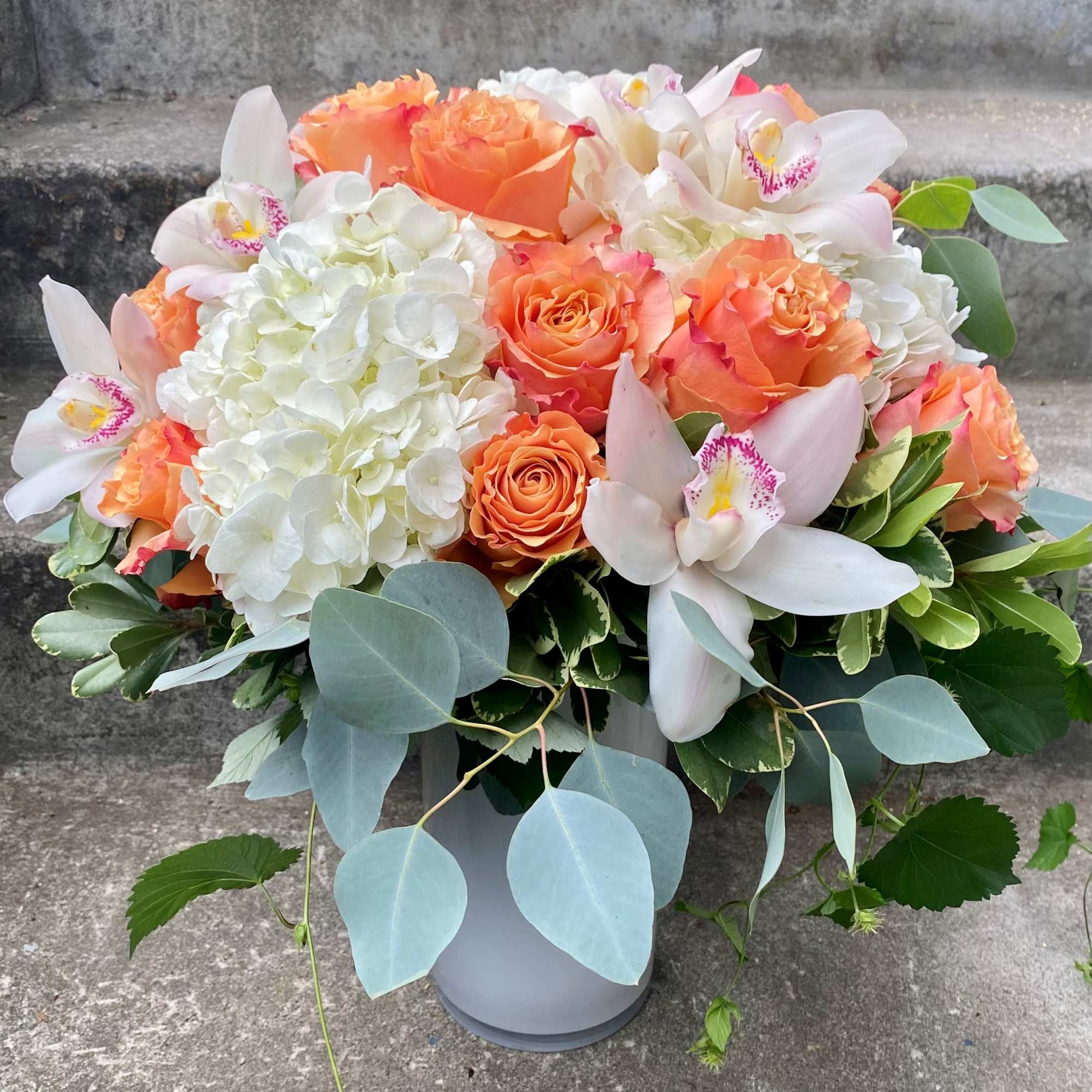 Our Signature Rose Arrangements are the epitome of Fiori style. Our focus