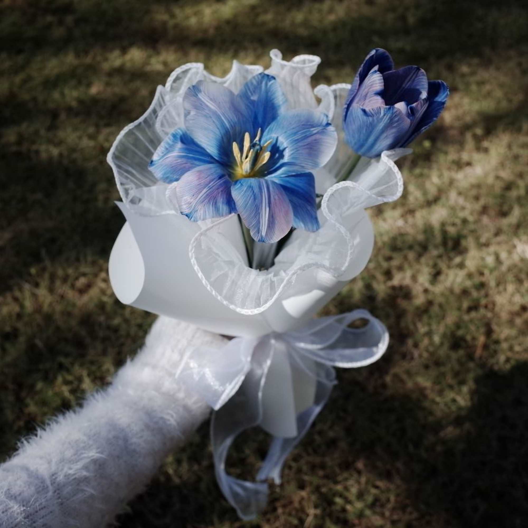 A little bouquet with a big heart.  
This charming arrangement features