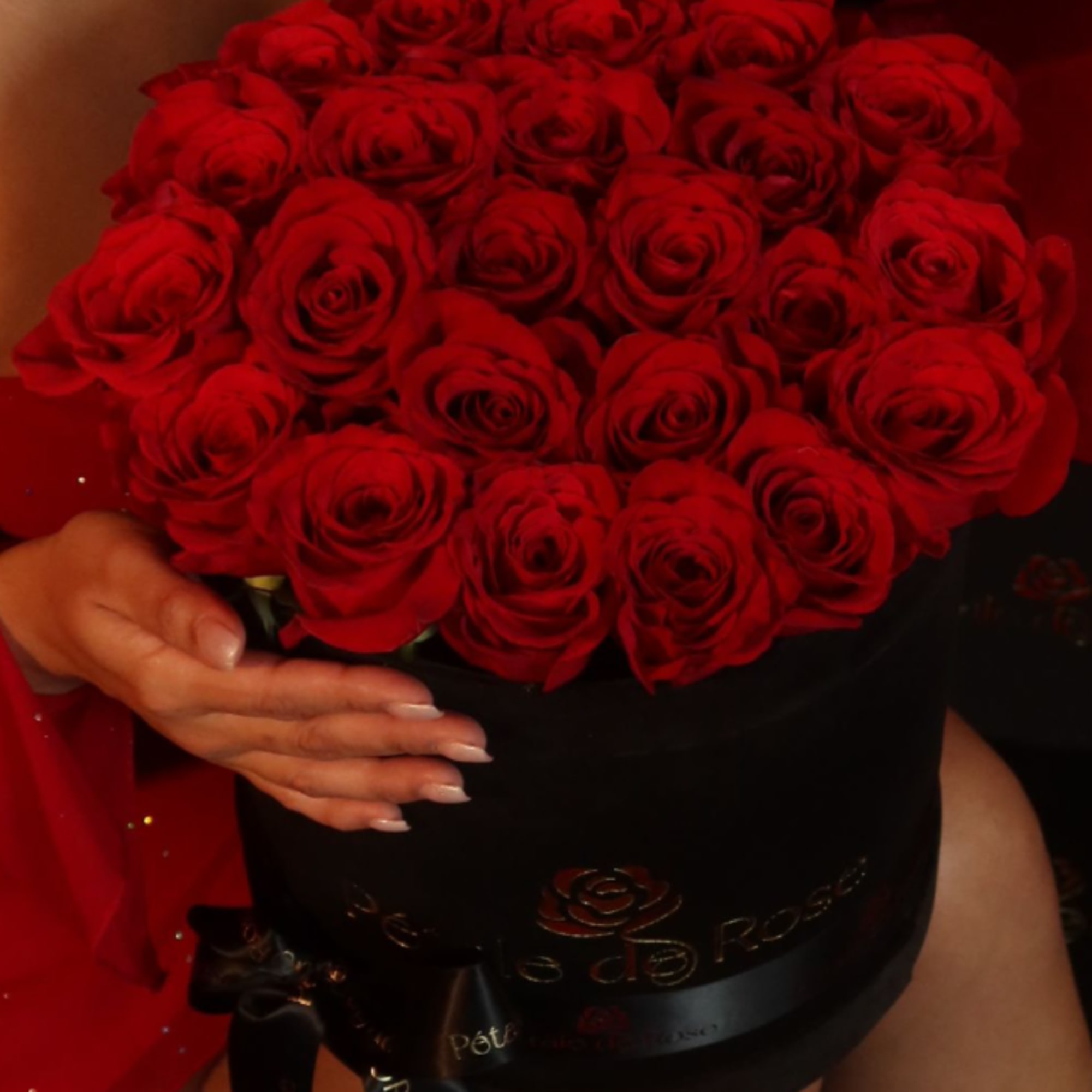 Take romance to the next level.
The Red Lovers Premium includes 24 hand-selected