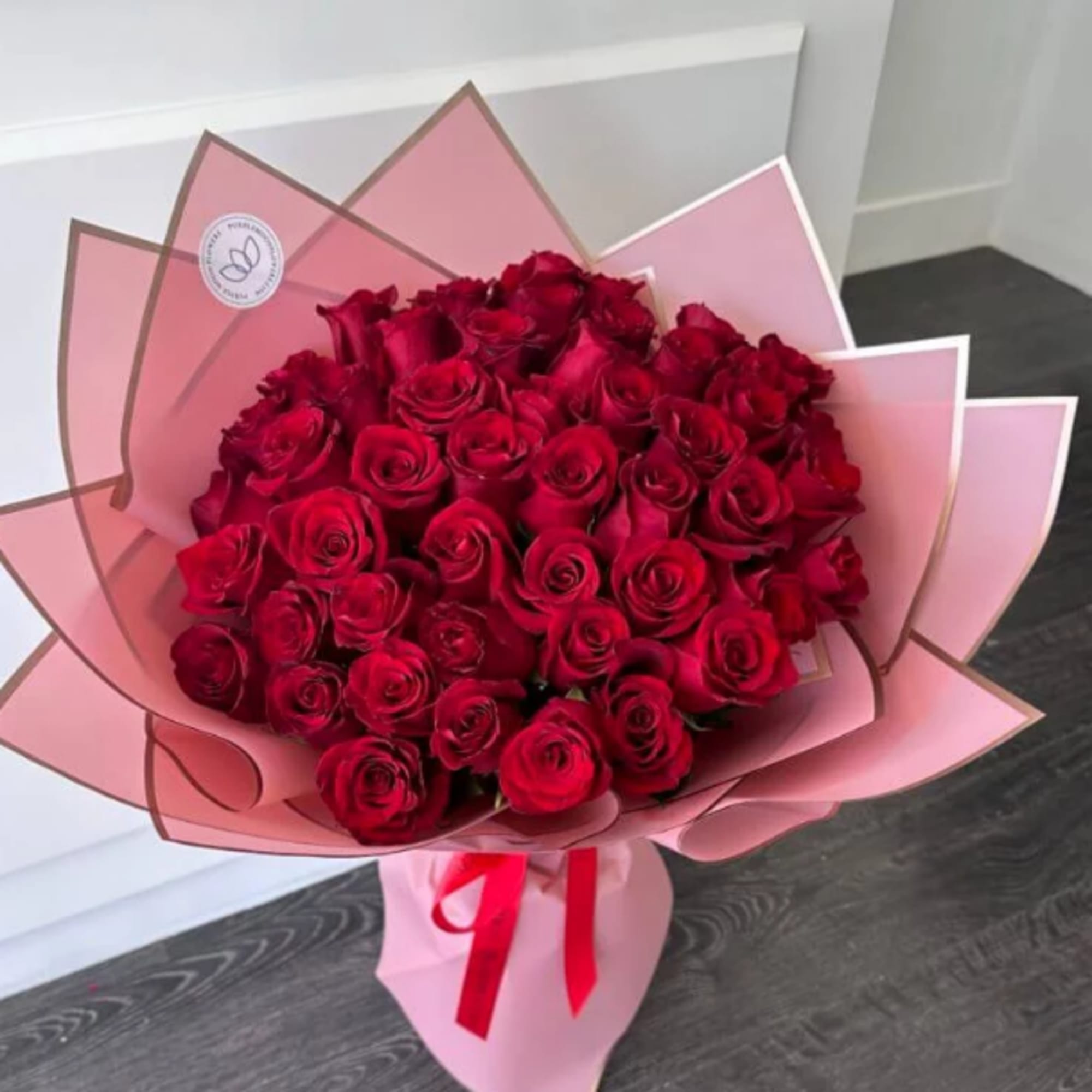 Quantity:
STANDARD - 50 roses
DELUXE - 75 roses
PREMIUM - 100 roses

A Bouquet of