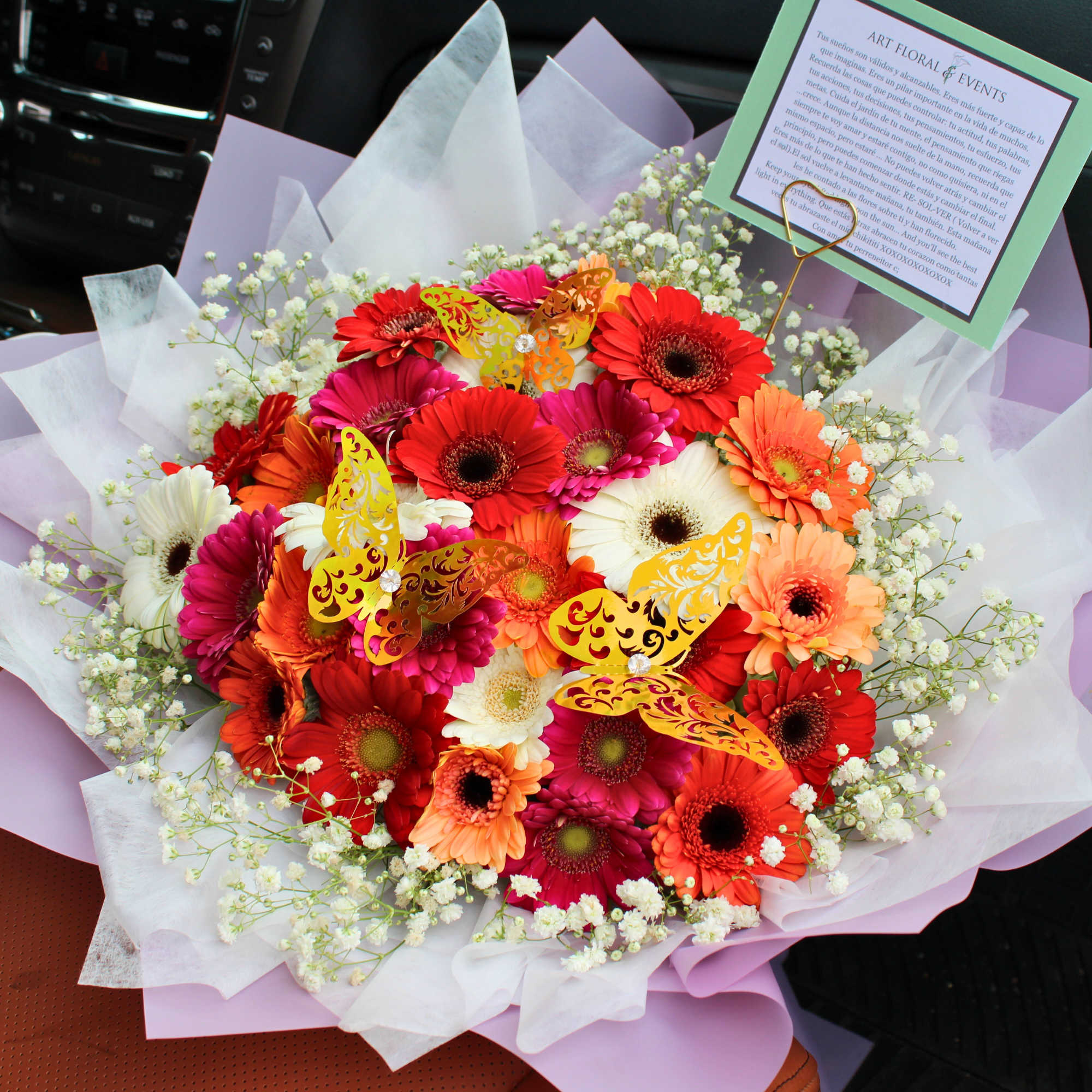Mixed Gerberas wrapped in a 2 layer bouquet, babies breath.
*NO VASE INCLUDED*