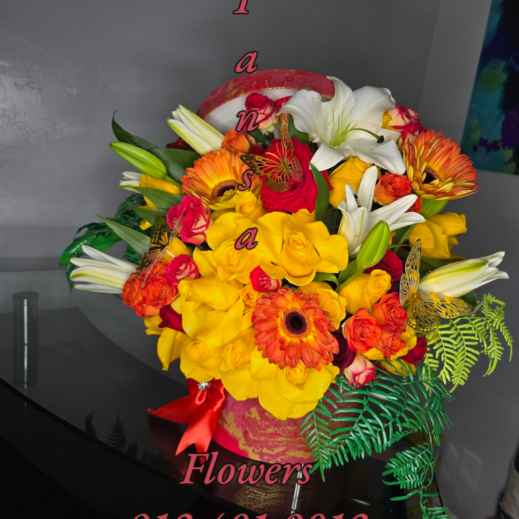  Yellow Mixed Floral Arrangement in Round Box ️
Bright, cheerful, and full