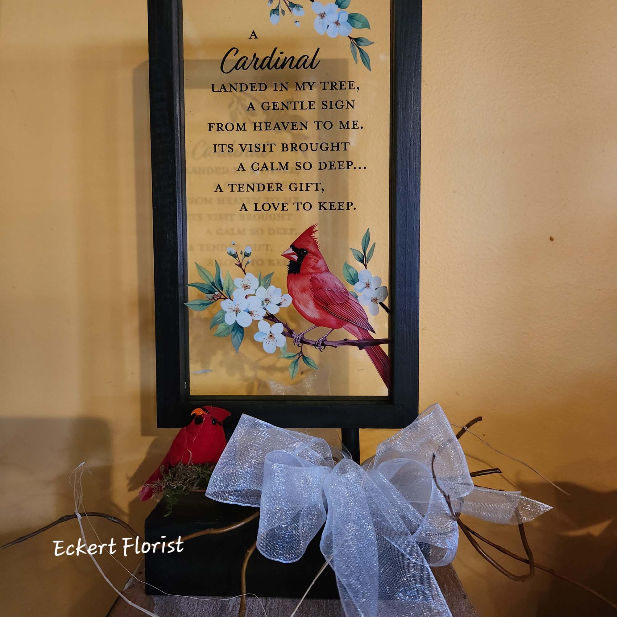 This Tabletop Memorial D&eacute;cor Keepsake is comprised of wood
and glass and will