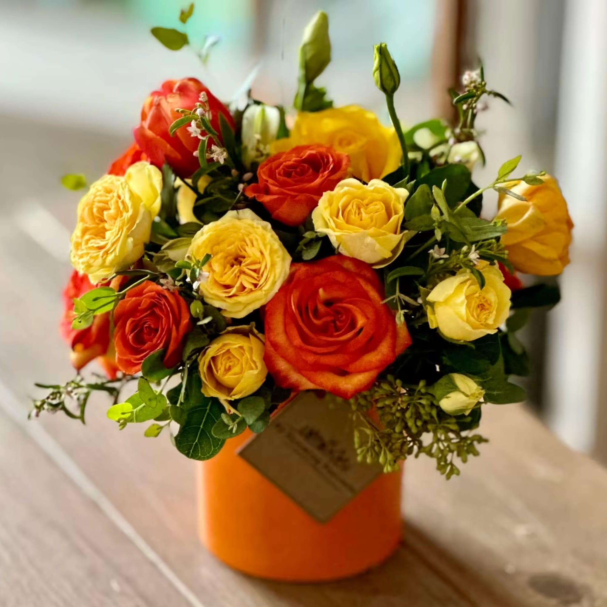 Amber Arrangement &ndash; Bold &amp; Cheerful Florals in Warm Hues

Brighten any space