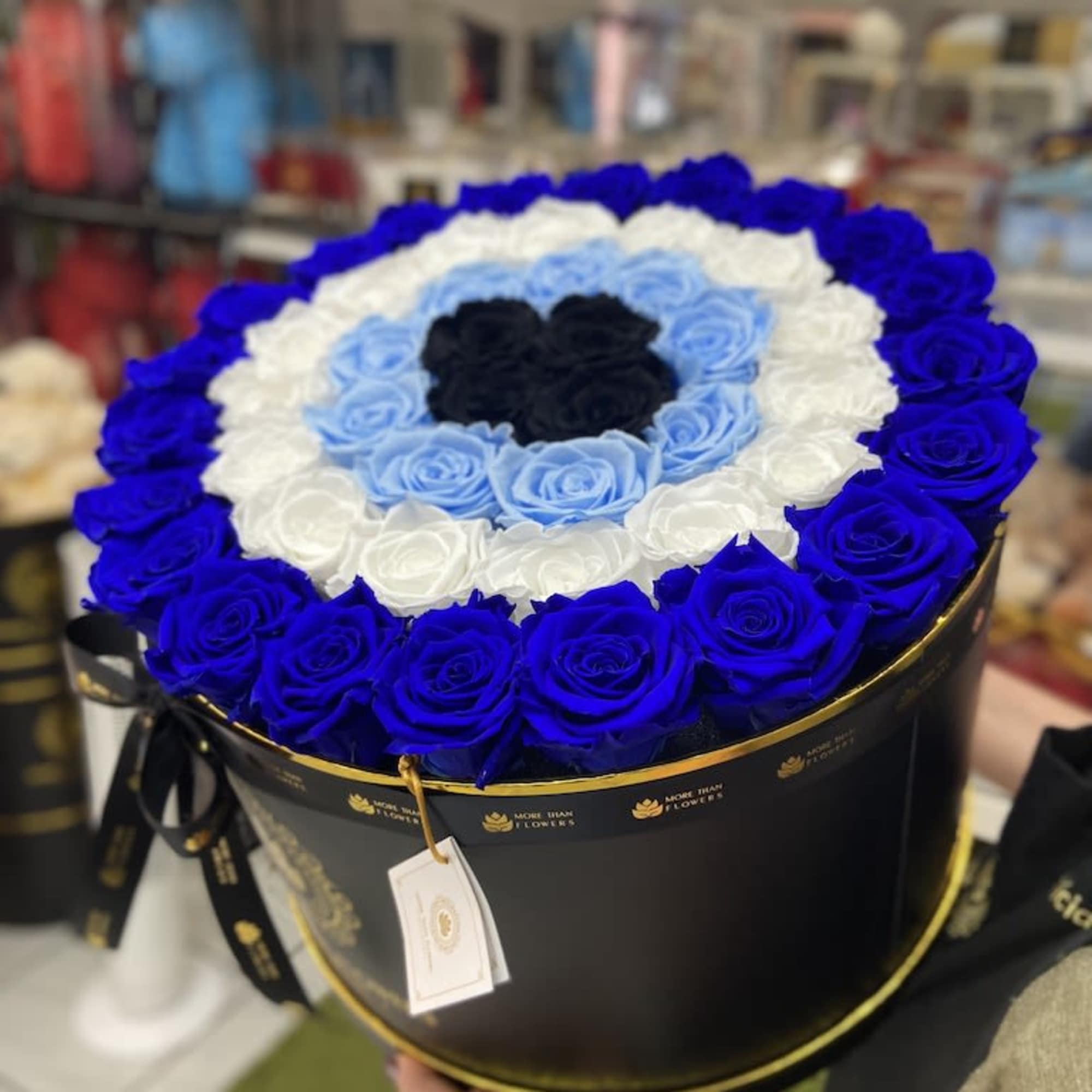 Magna Round Box Eternal Roses: We stopped the clock for our preserved