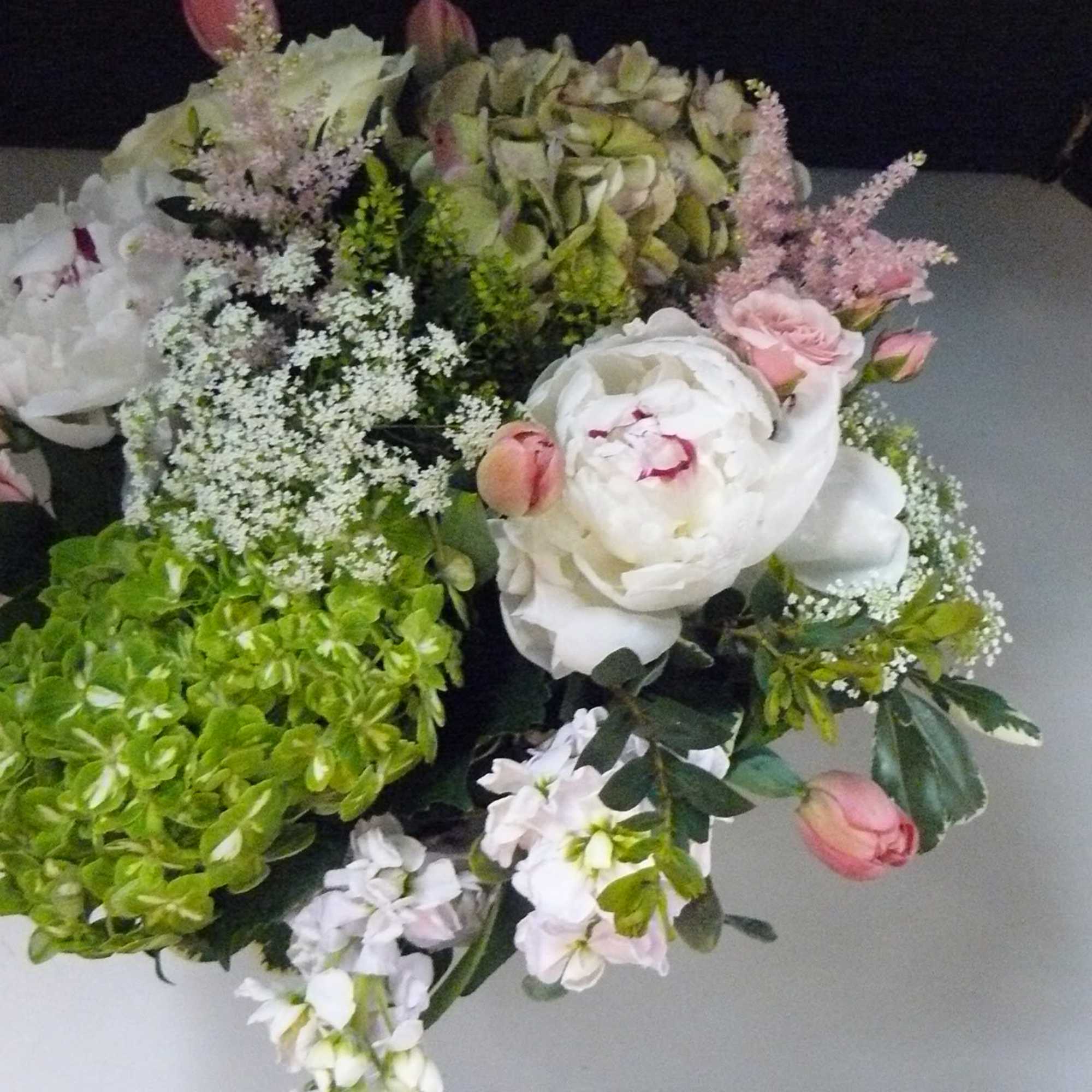 Peonies(Seasonal), Variety of Hydrangea, Roses, Queen Anne Lace, Tulips(Seasonal). Spray Roses, Astibe