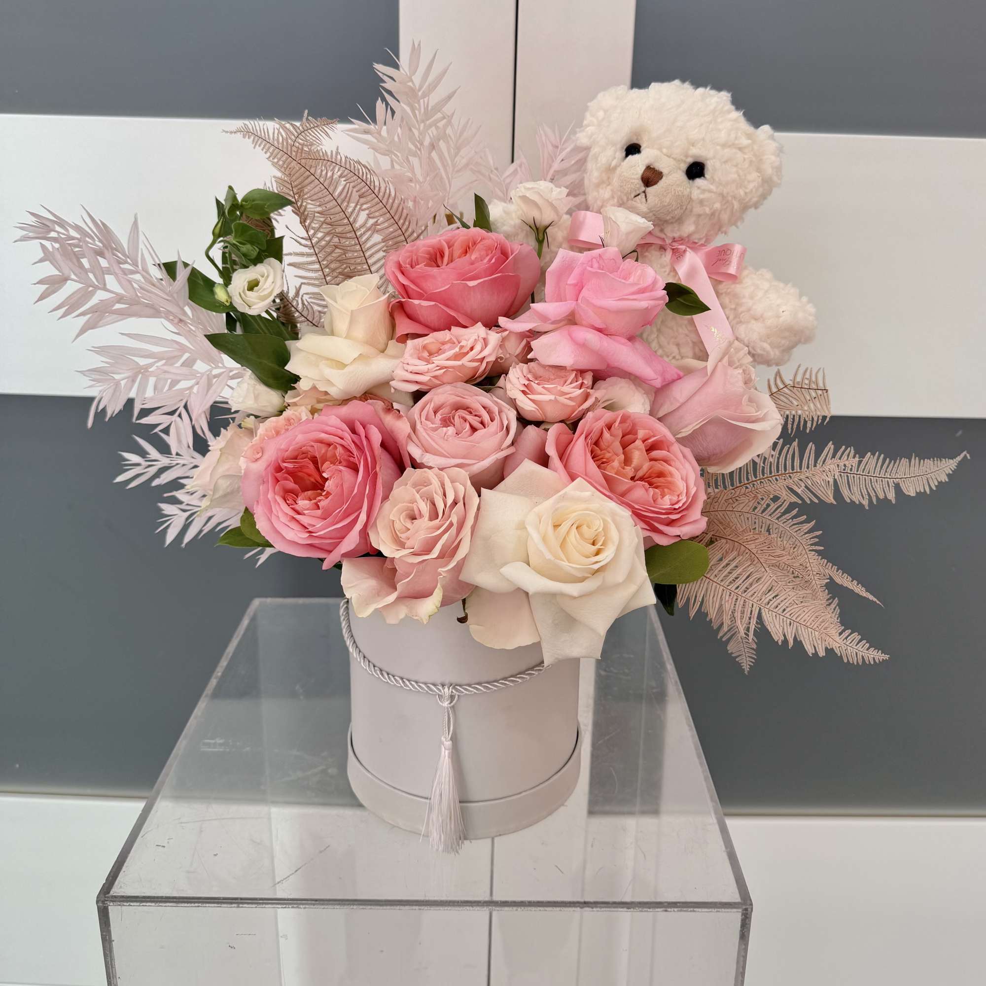 The perfect blend of sweetness and charm!

A luxurious pairing of elegance and