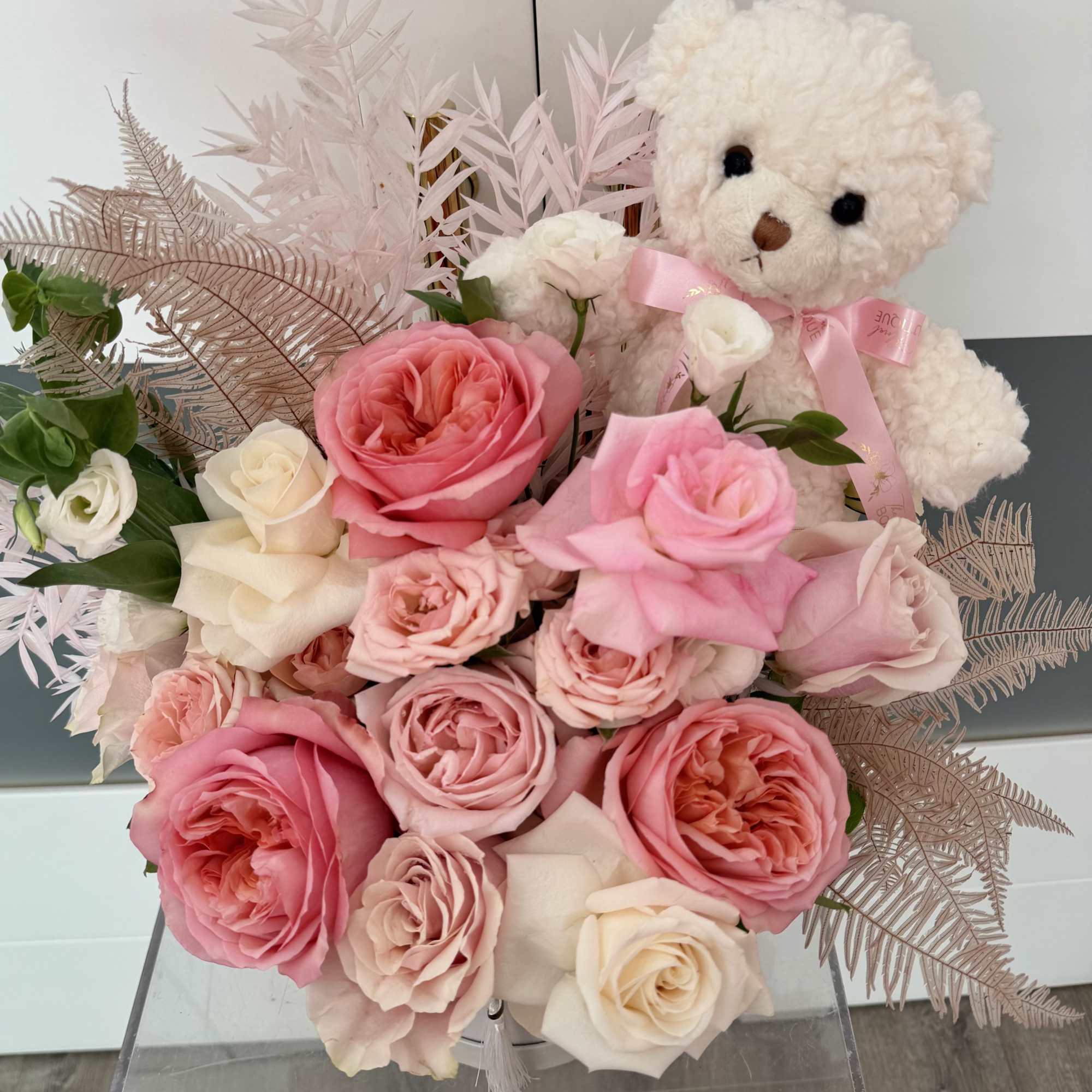 The perfect blend of sweetness and charm!

A luxurious pairing of elegance and