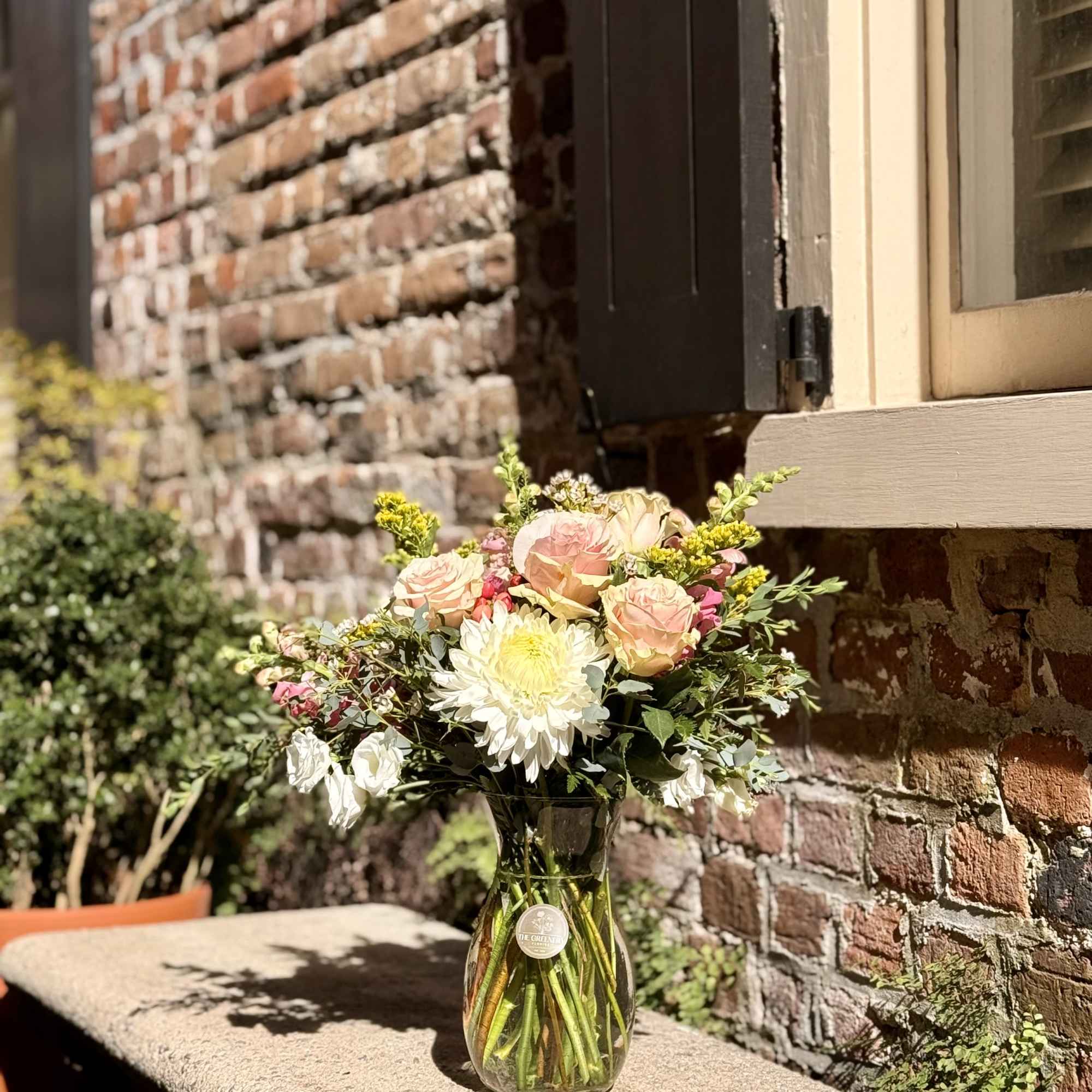 A soft, sophisticated floral design for moments that deserve a touch of