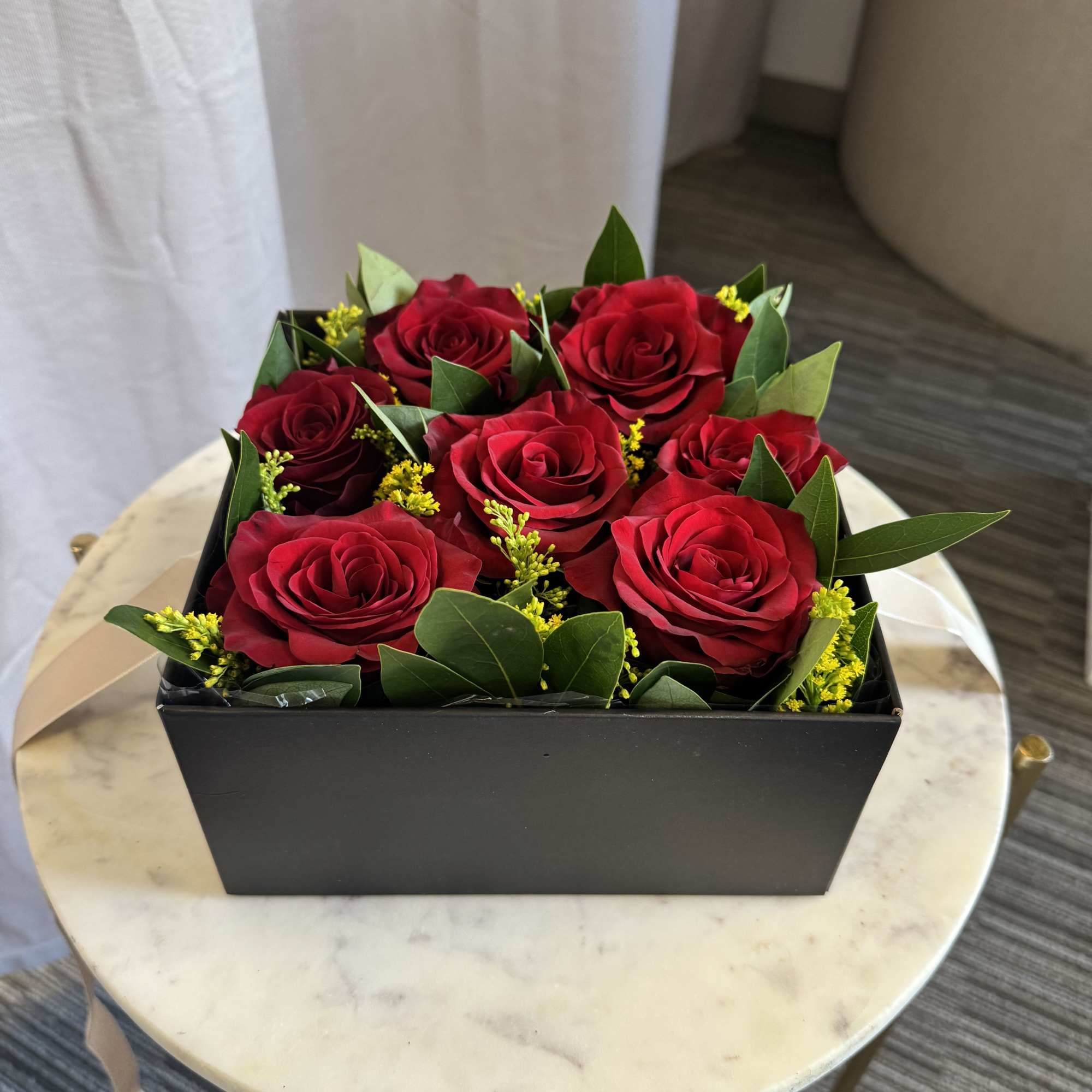 Elegant and timeless, this luxury bloom box features 9 premium deep red