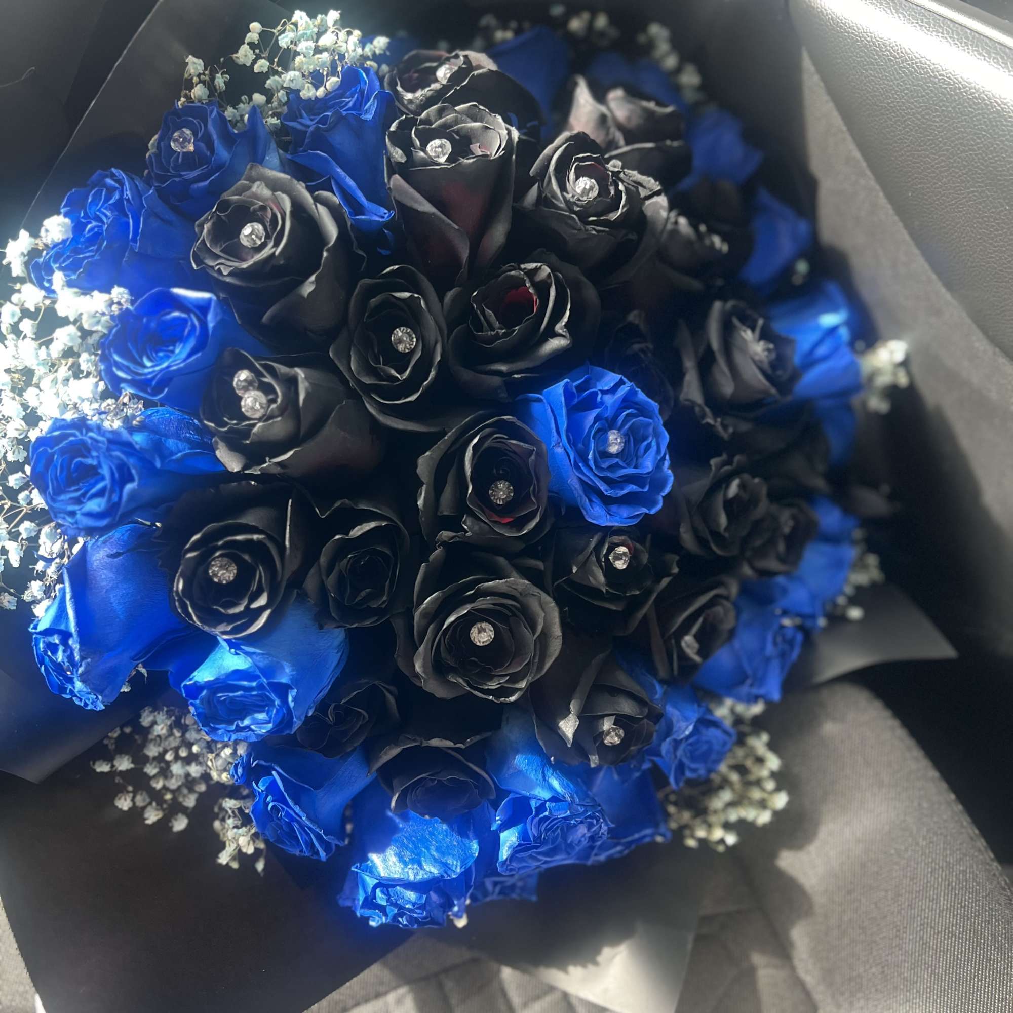 These roses come in unique colors, such as: black, deep purple, royal